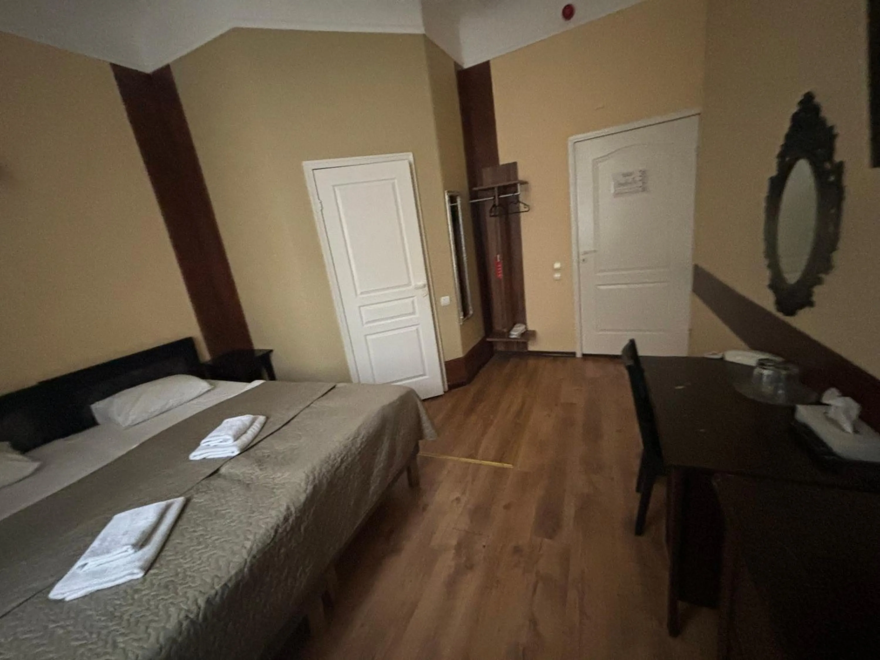 Bedroom, Bed in Viktorija