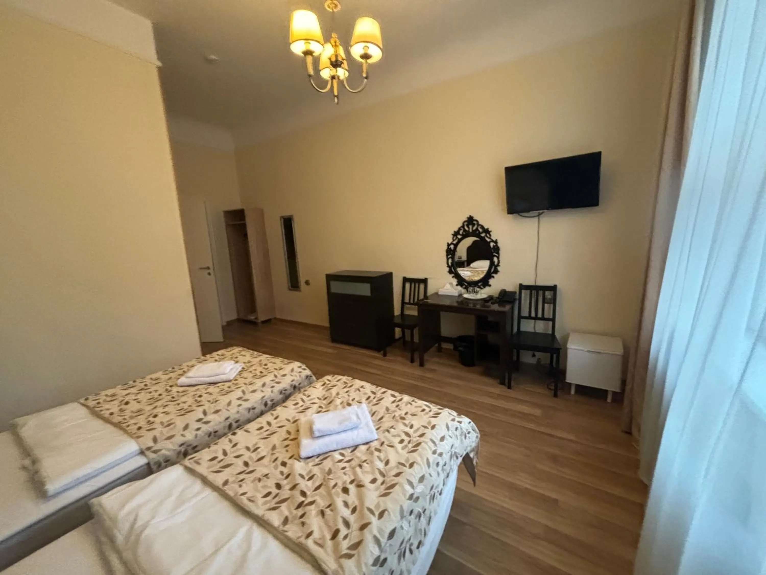 Photo of the whole room, Bed in Viktorija