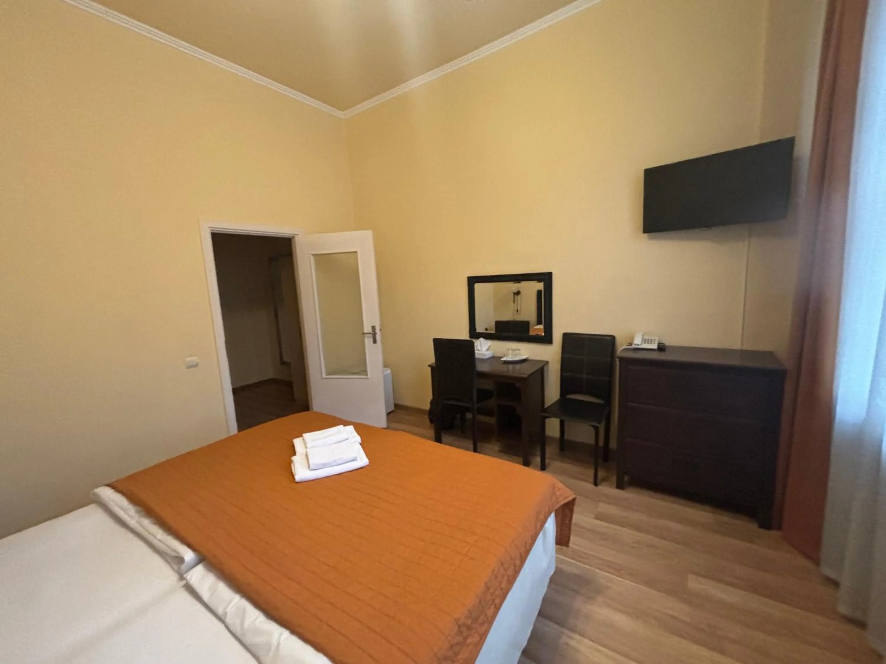 Photo of the whole room, Bed in Viktorija