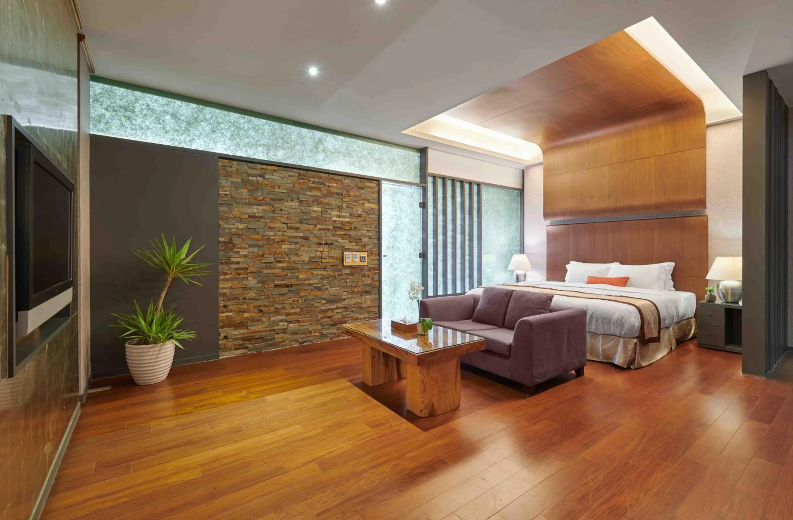 Bed in Reikei Hot Spring Resort