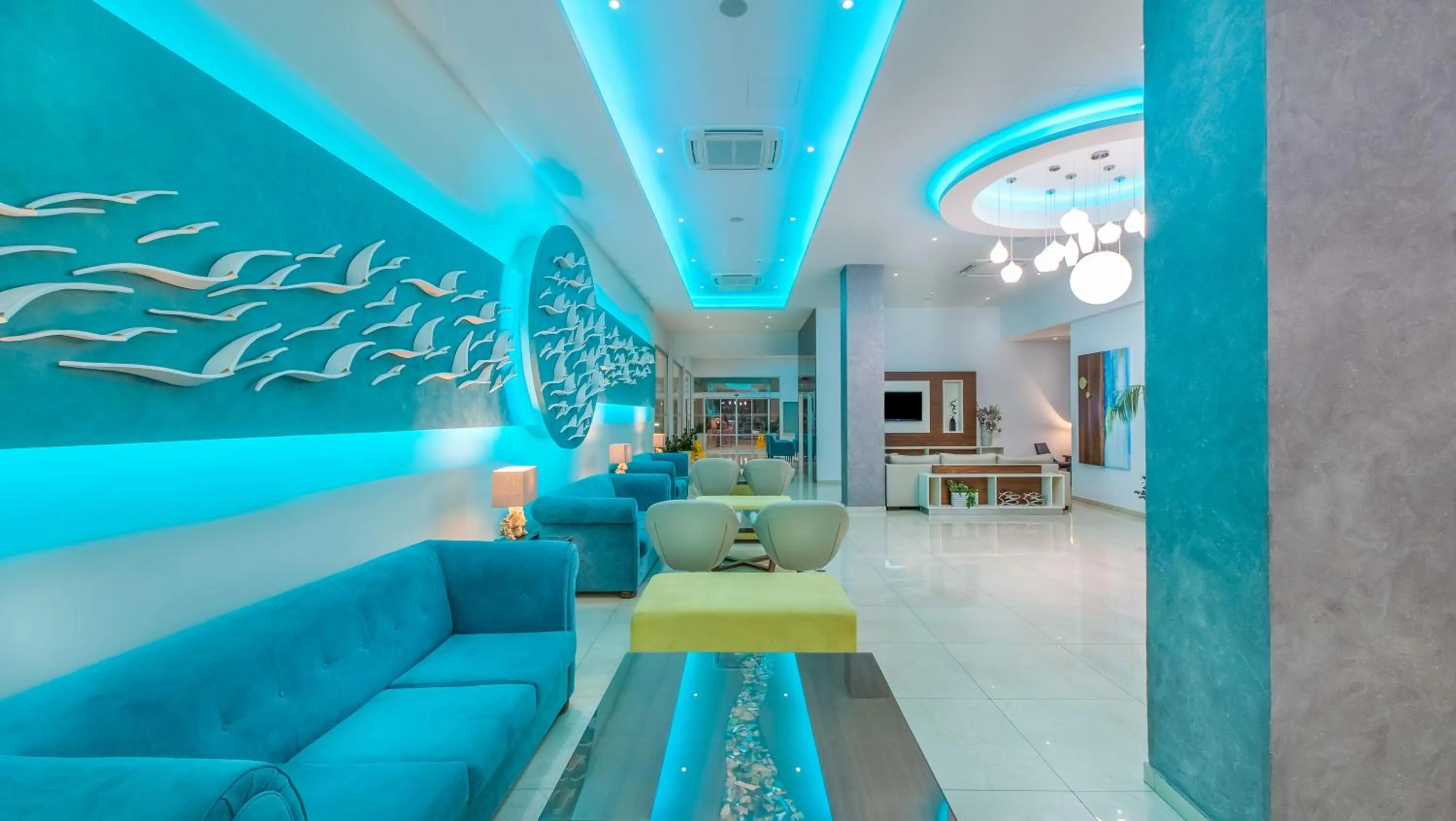 Communal lounge/ TV room in Stamatia Hotel