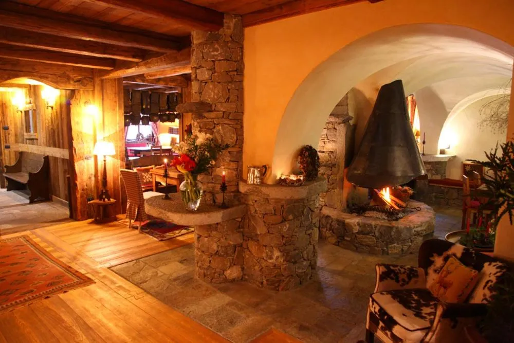 Restaurant/places to eat in Au Coeur Des Neiges Resort SPA & FREE E-BIKE