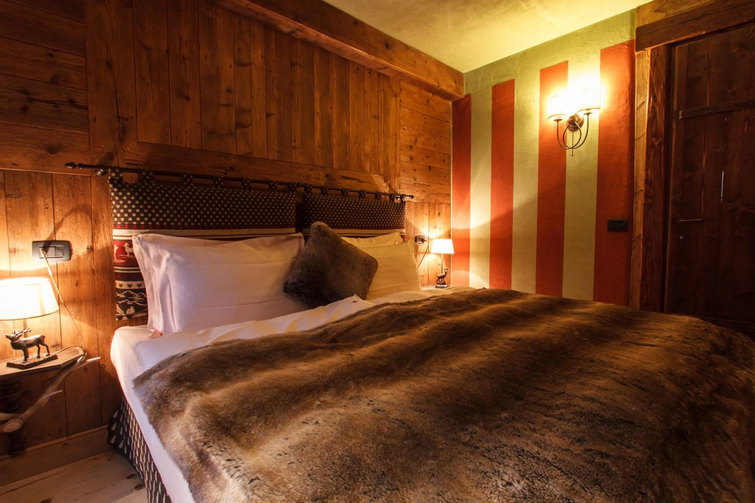 Bed in Au Coeur Des Neiges Resort SPA & FREE E-BIKE
