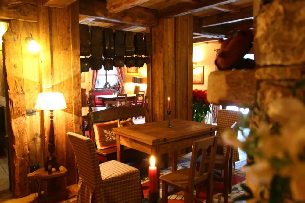 Restaurant/places to eat in Au Coeur Des Neiges Resort SPA & FREE E-BIKE