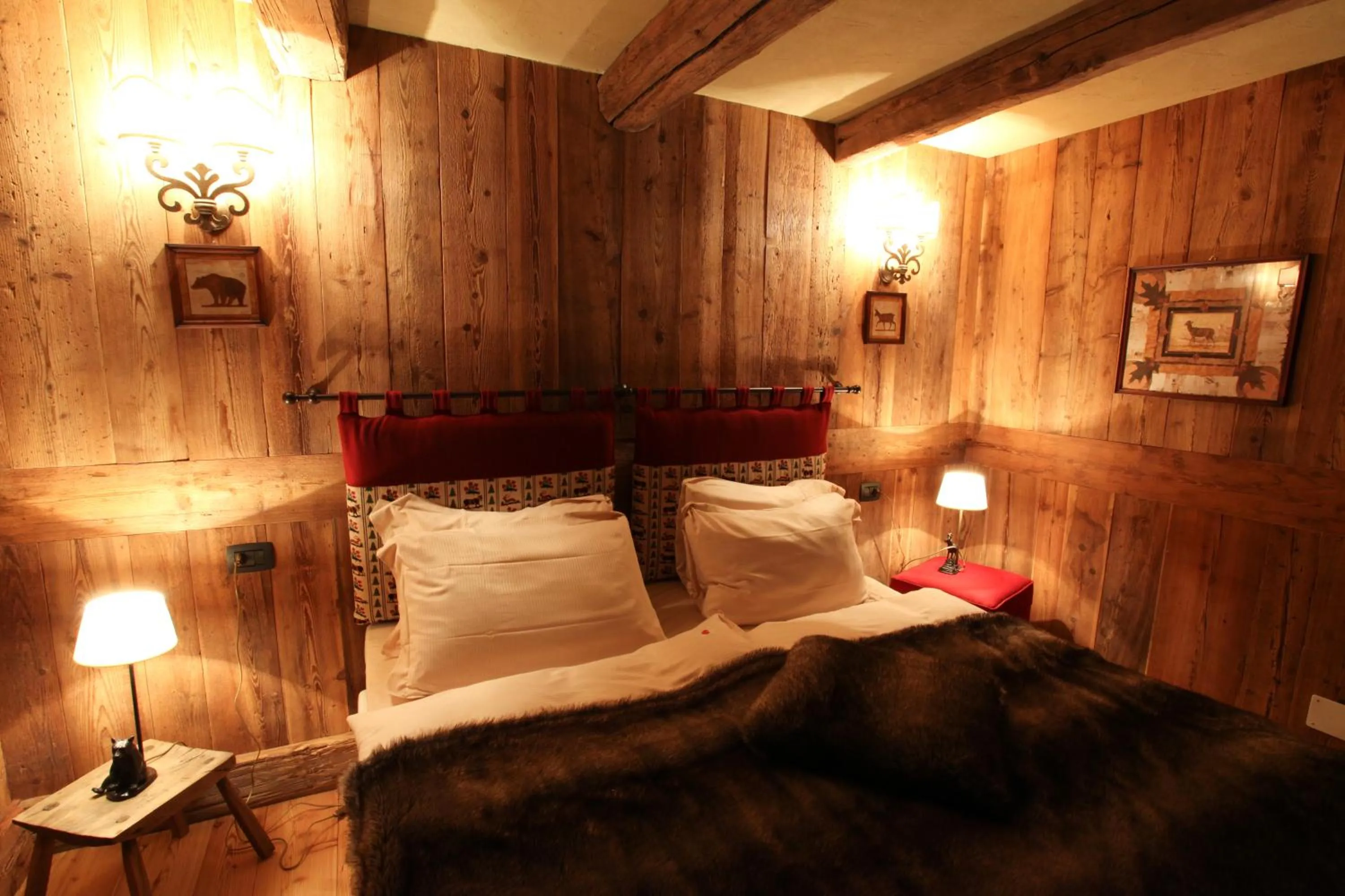 Bed in Au Coeur Des Neiges Resort SPA & FREE E-BIKE