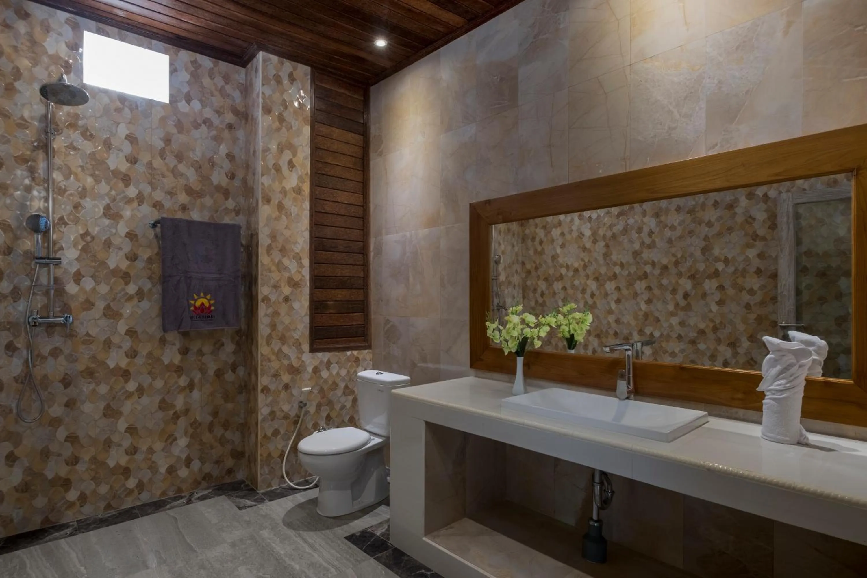 Bathroom in Villa Suari I