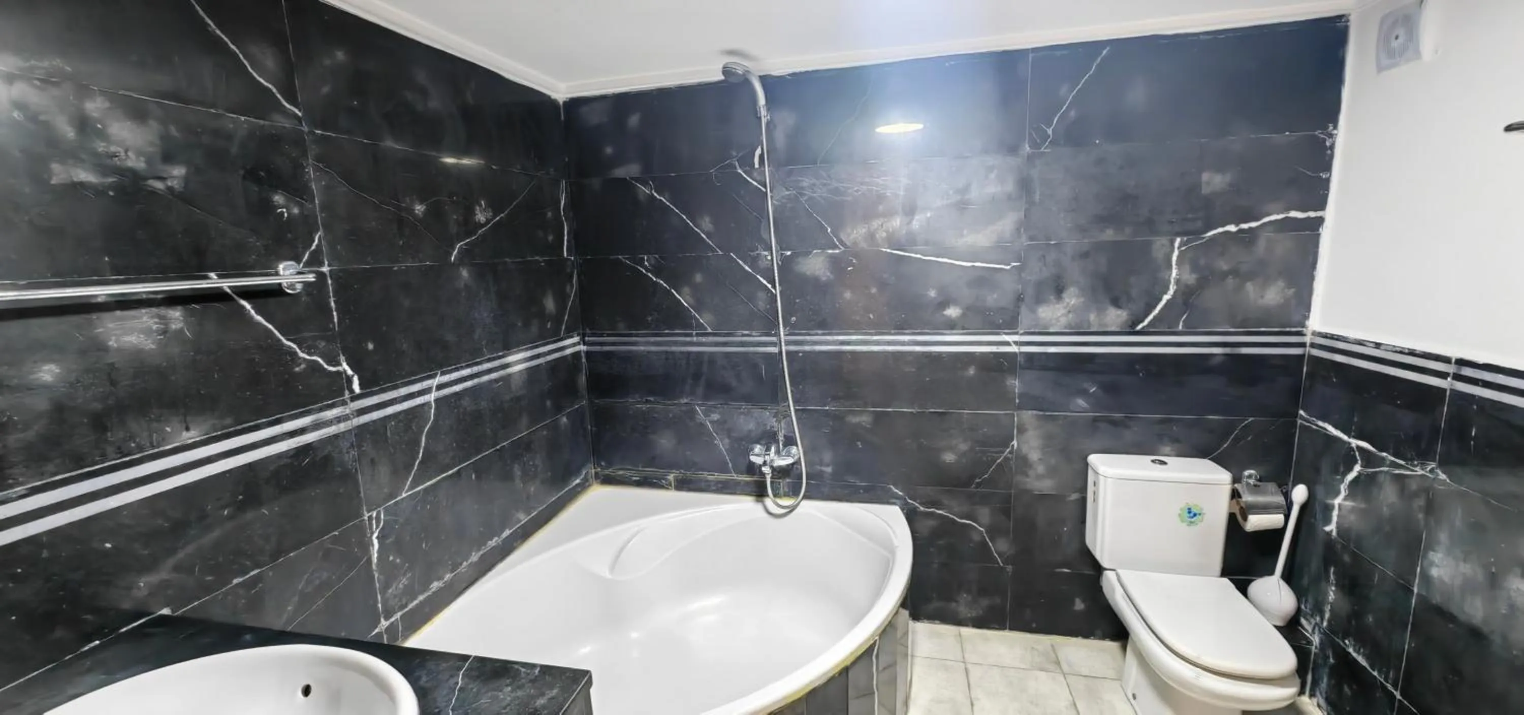 Shower in City Bleu Maroc