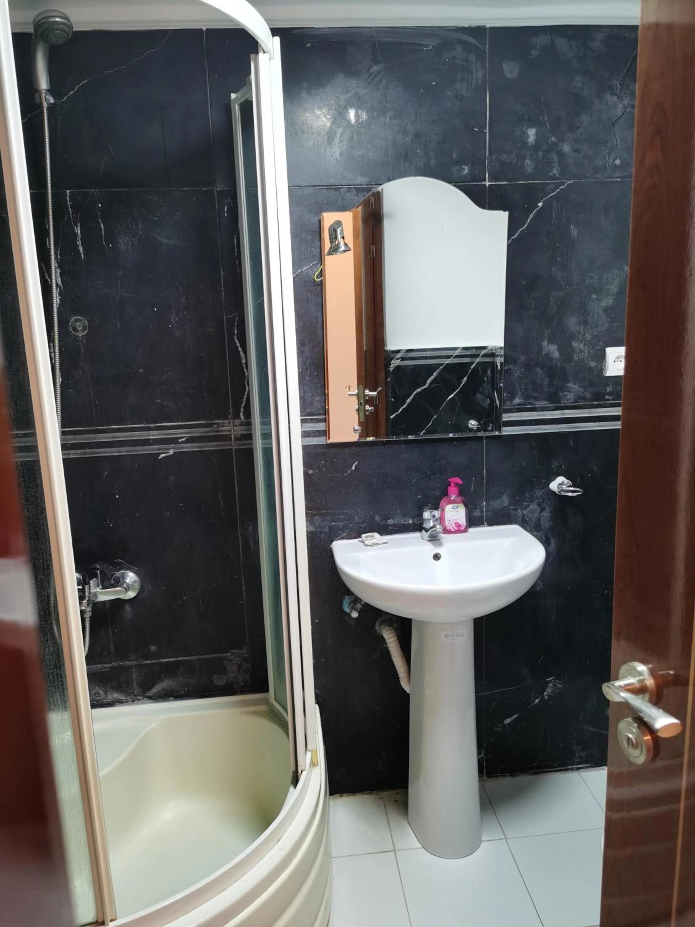 Shower in City Bleu Maroc