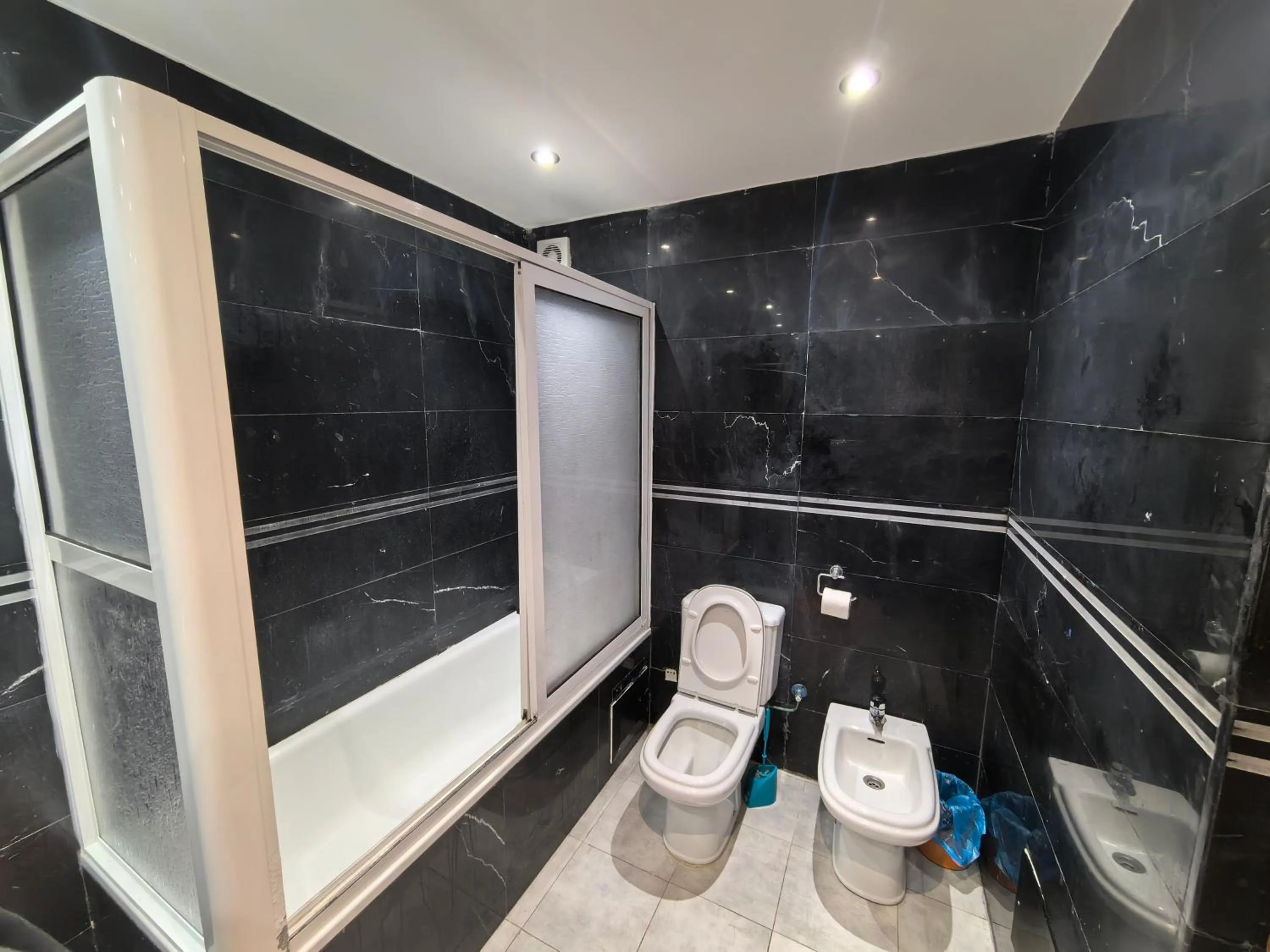 Toilet in City Bleu Maroc