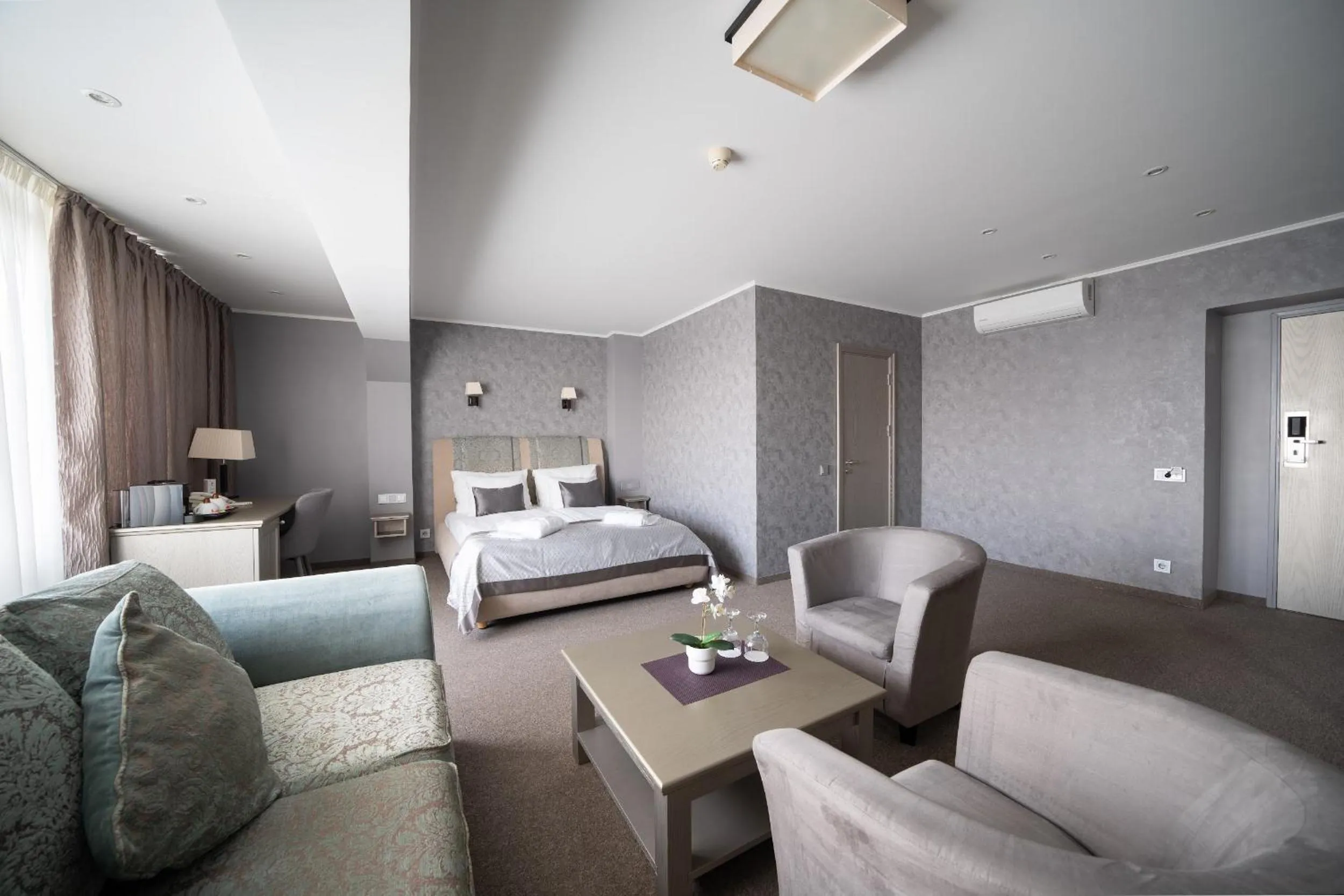 Bed in Bellevue Park Hotel Riga with FREE Parking