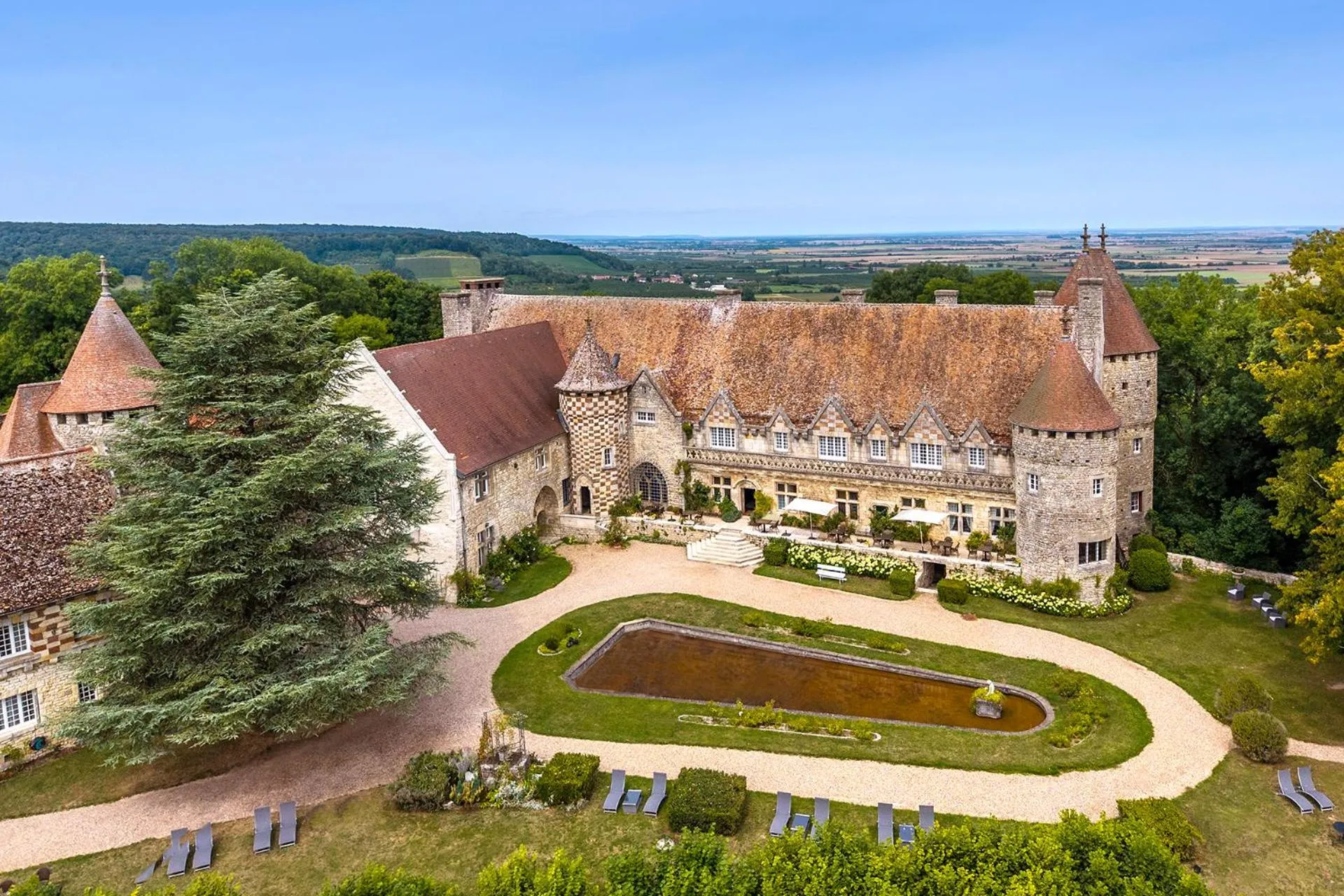 Property building in Hattonchatel Château & Restaurant La Table du Château