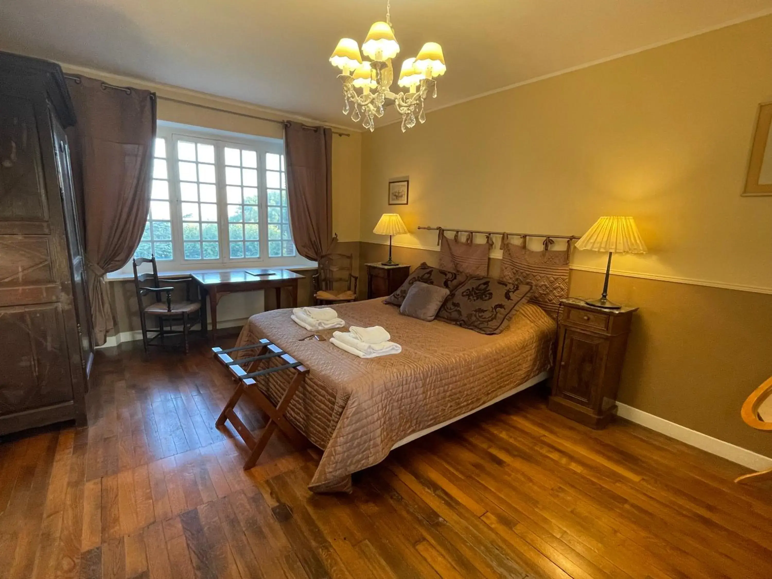 Double Room in Hattonchatel Château & Restaurant La Table du Château Double Room in Hattonchatel Château & Restaurant La Table du Château