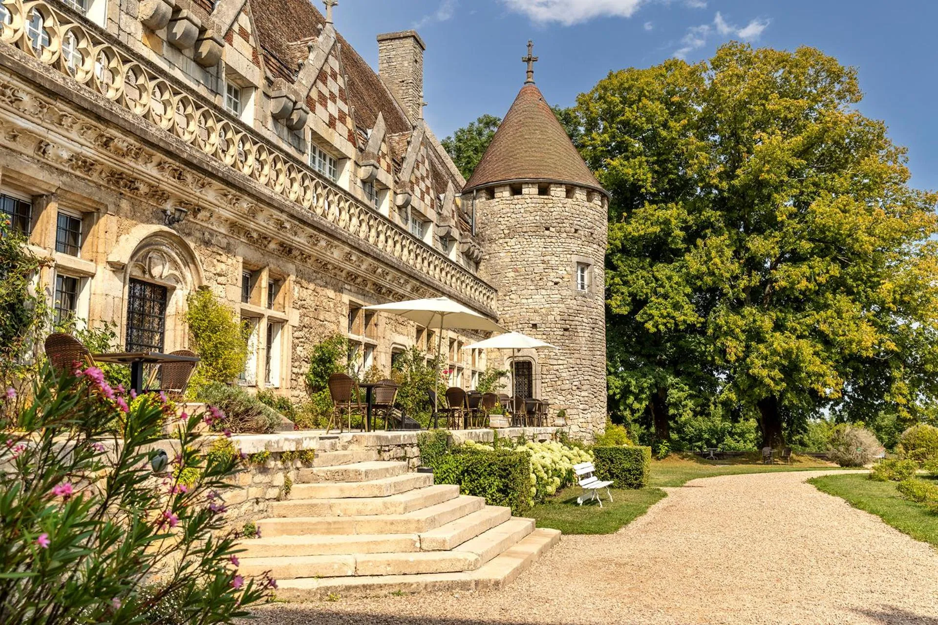 Patio in Hattonchatel Château & Restaurant La Table du Château
