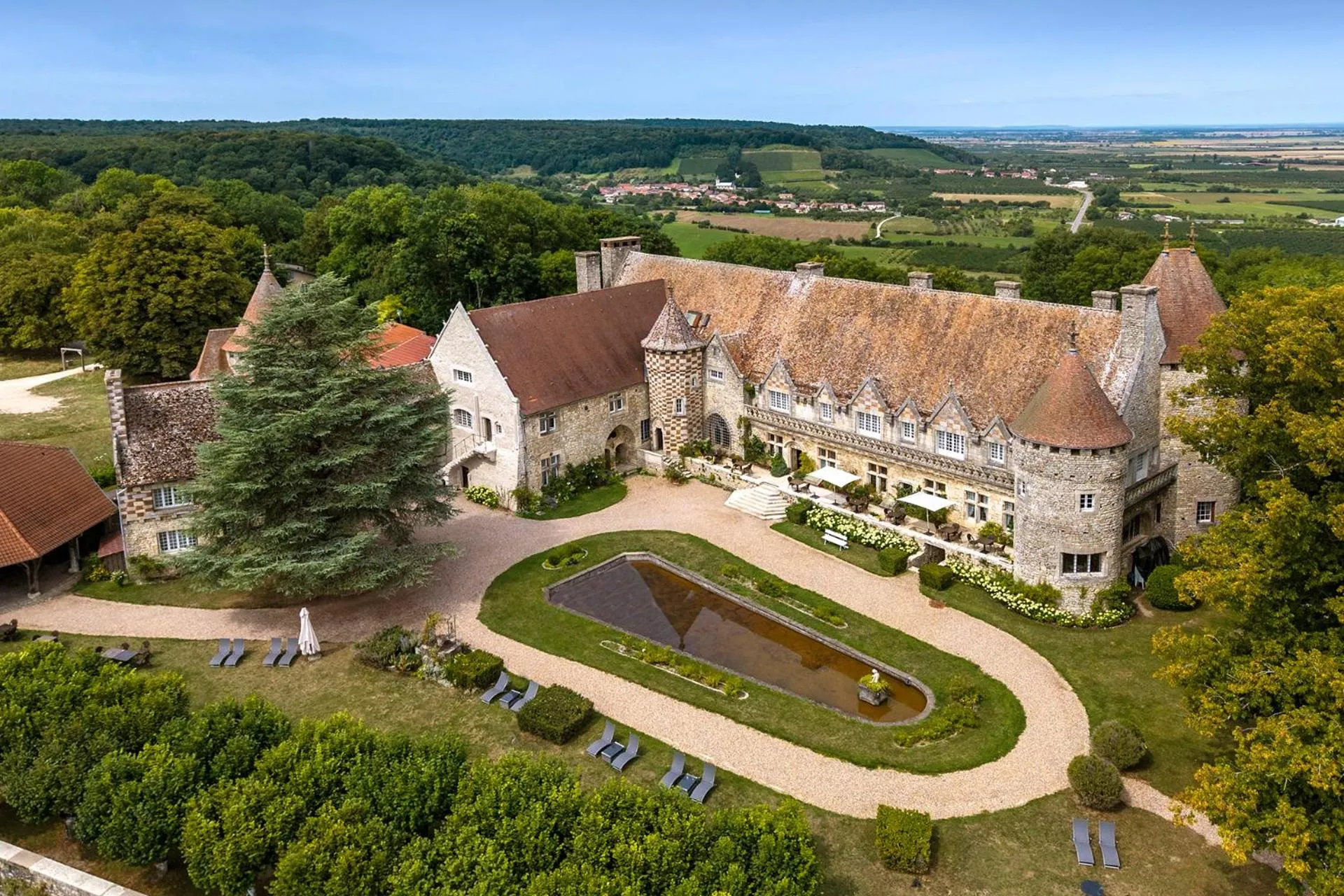 Property building in Hattonchatel Château & Restaurant La Table du Château