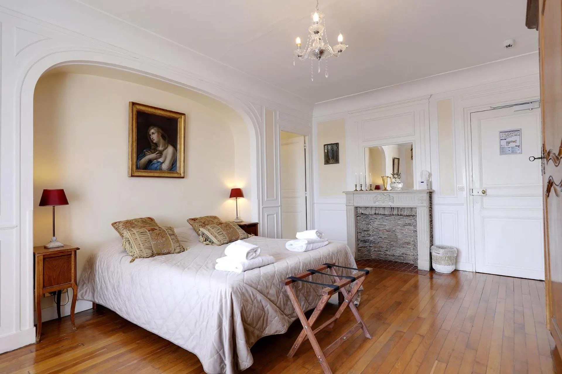 Bed in Hattonchatel Château & Restaurant La Table du Château