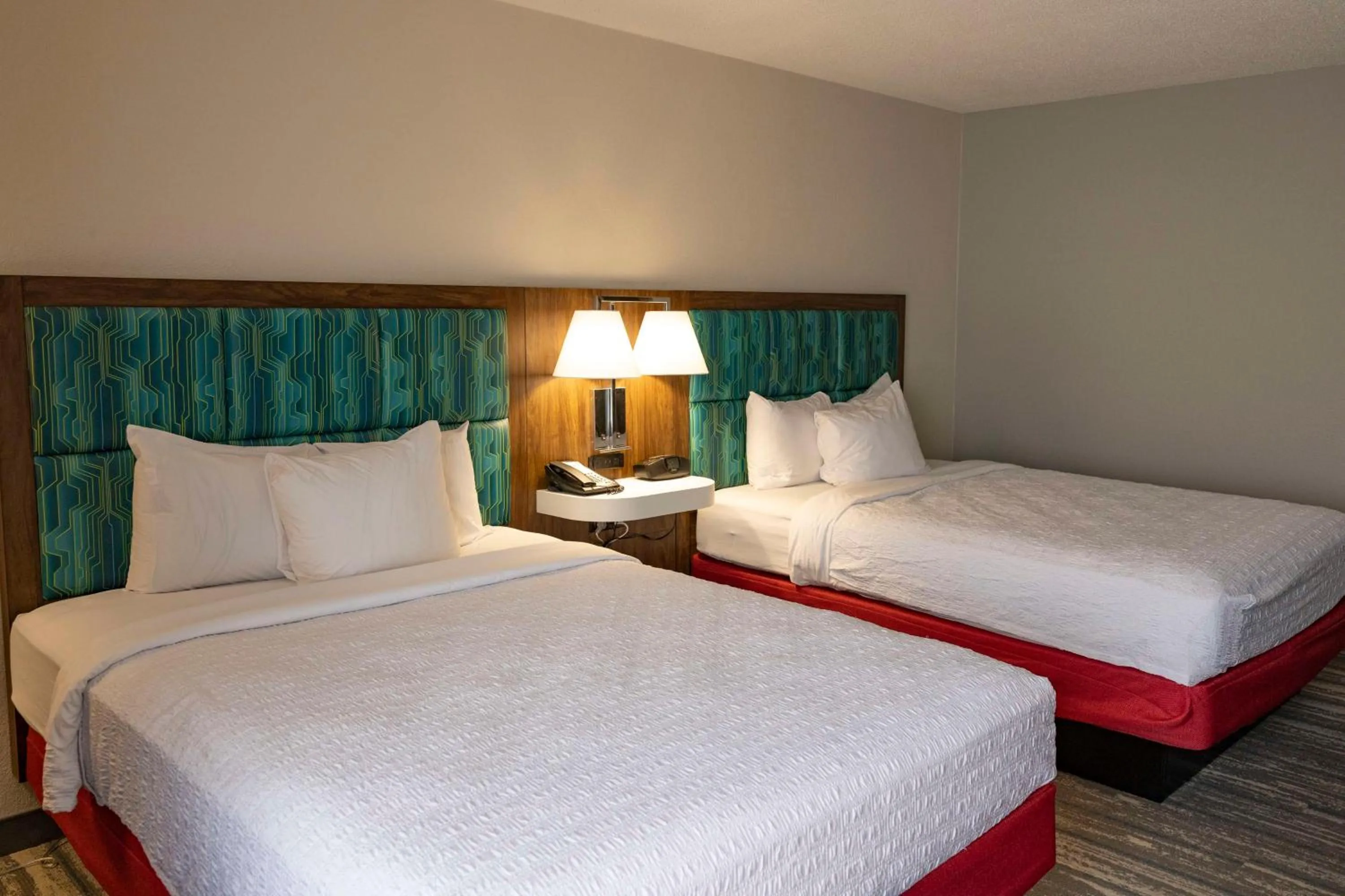 Bed in Hampton Inn Kent/Akron Area