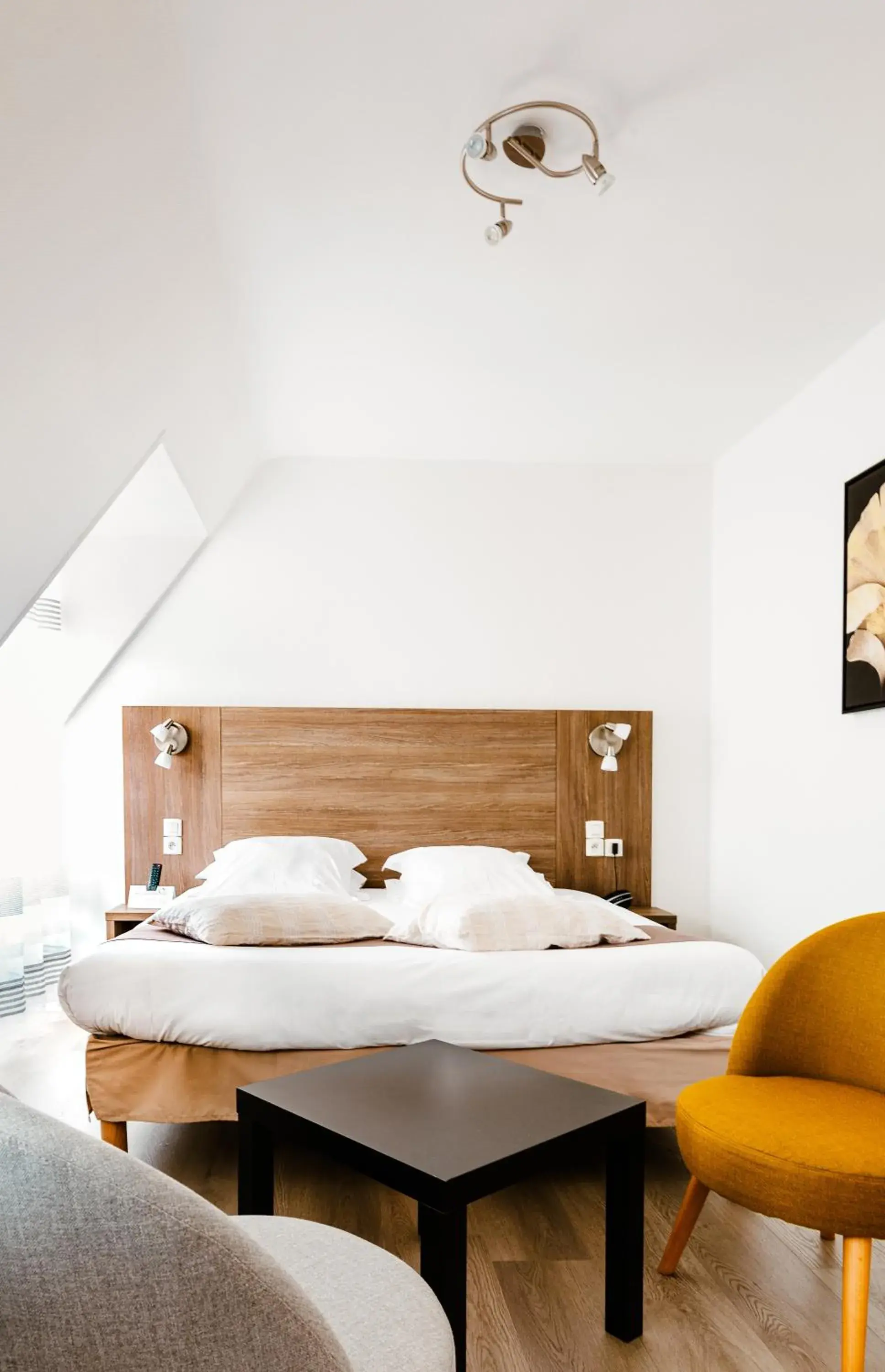 Superior Double Room in Logis Hotel Le Relais De La Poste Restaurant Le Fil du Temps Superior Double Room in Logis Hotel Le Relais De La Poste Restaurant Le Fil du Temps