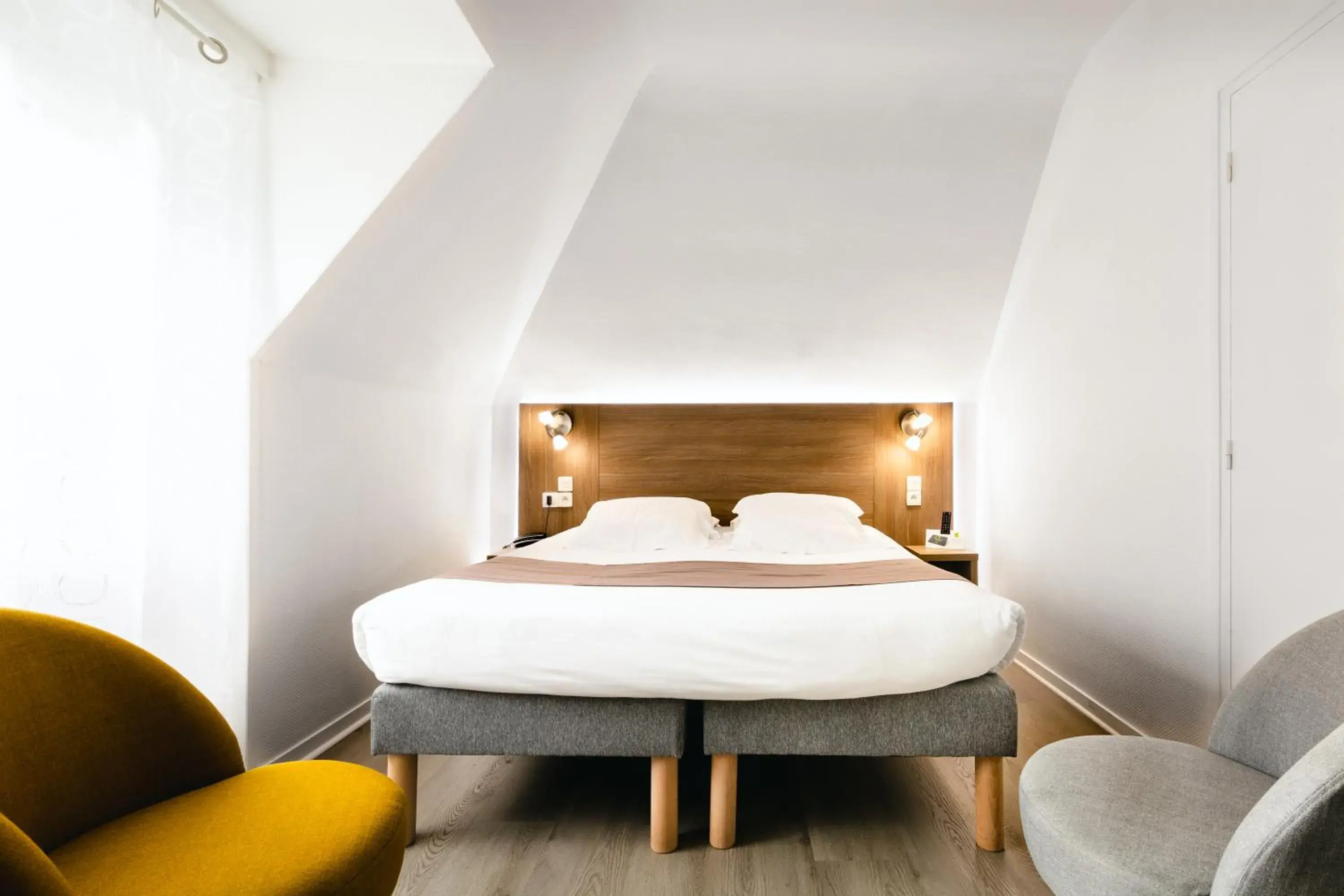 Bedroom, Bed in Logis Hotel Le Relais De La Poste Restaurant Le Fil du Temps Bedroom, Bed in Logis Hotel Le Relais De La Poste Restaurant Le Fil du Temps