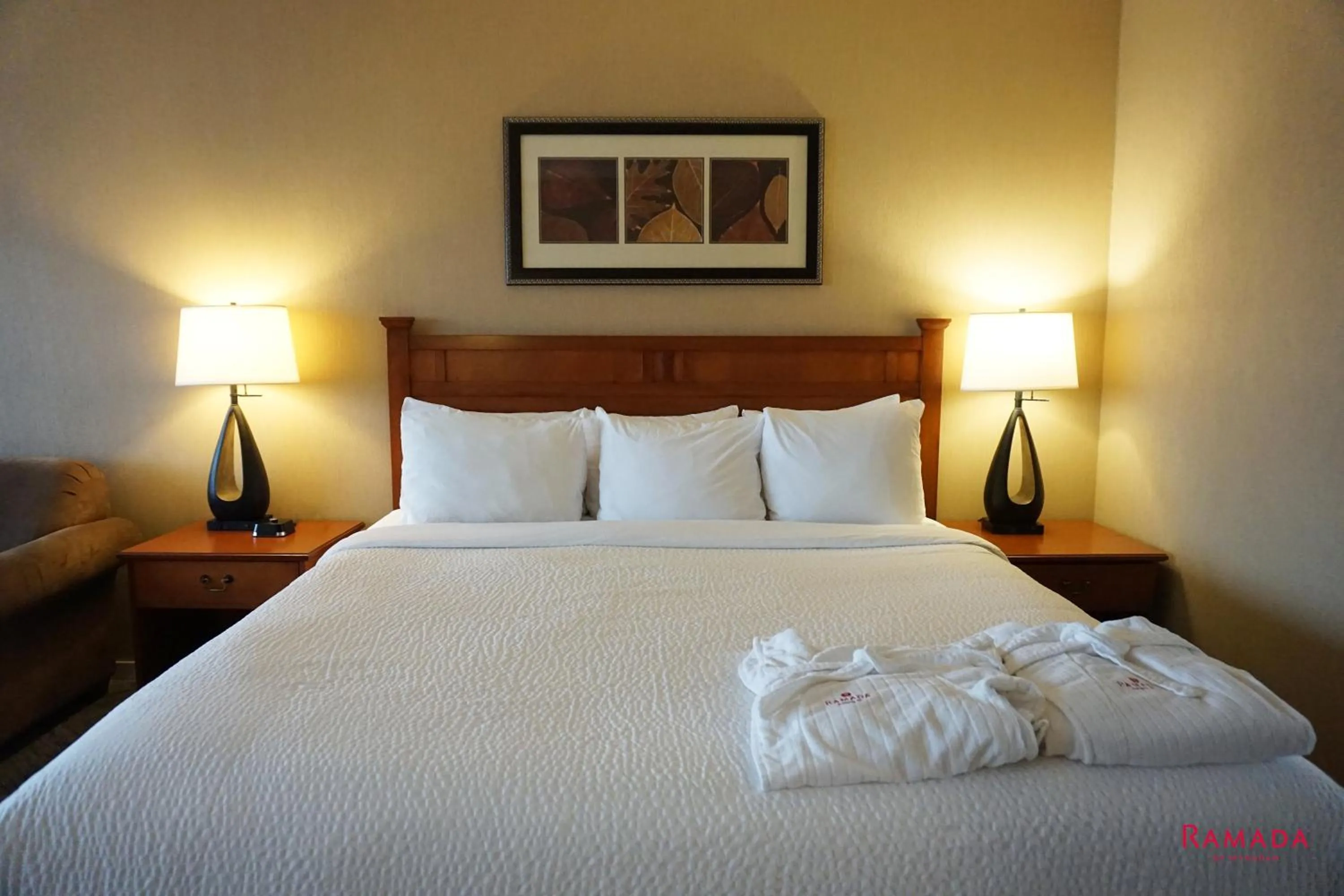 Bed in Ramada by Wyndham Kelowna Hotel & Conference Center