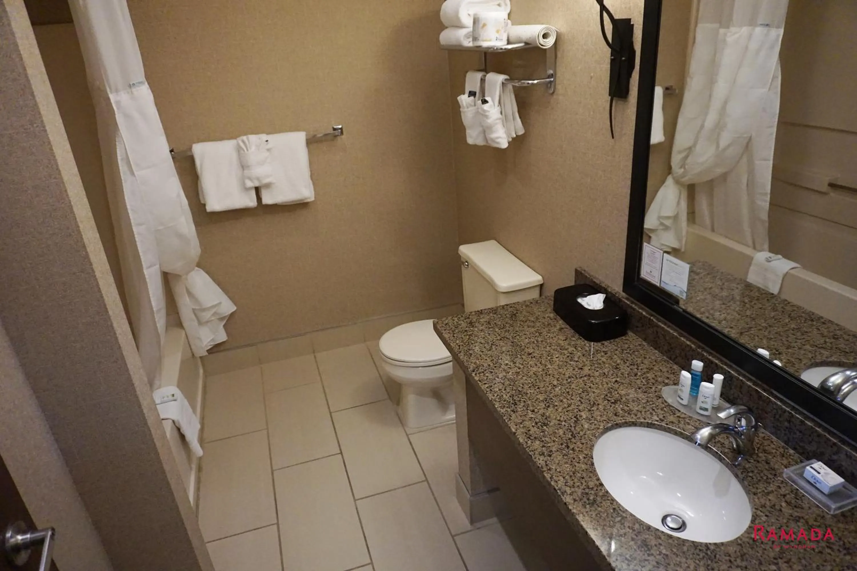 Ramada by Wyndham Kelowna Hotel & Conference Center