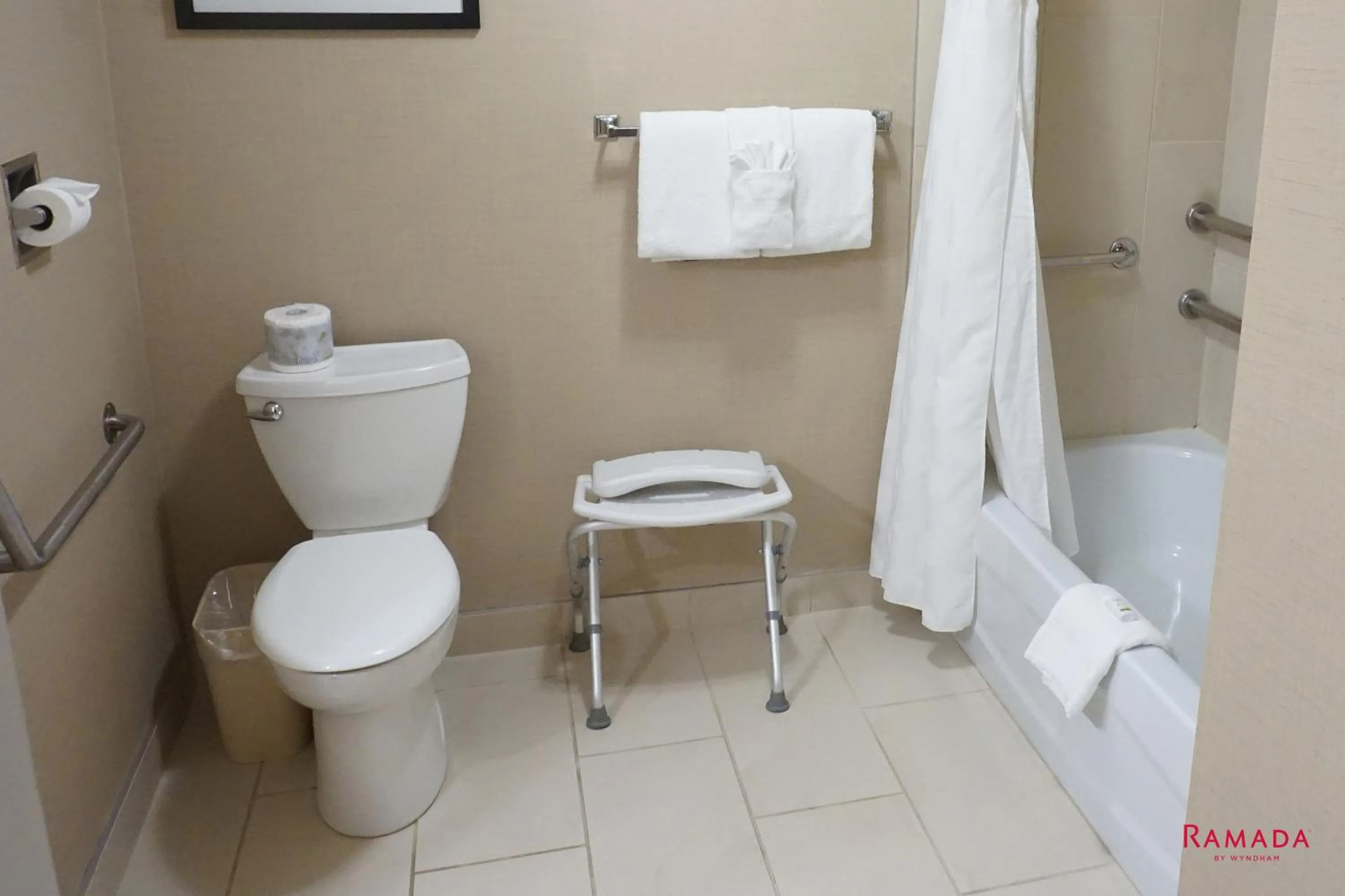 Ramada by Wyndham Kelowna Hotel & Conference Center