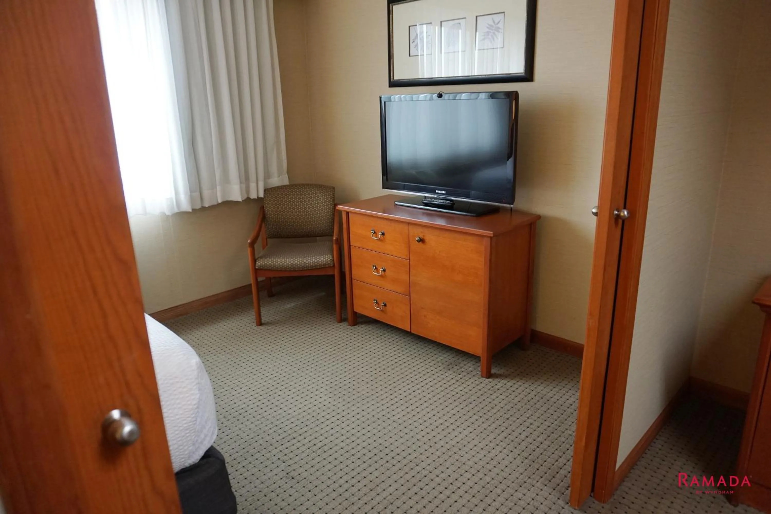 Ramada by Wyndham Kelowna Hotel & Conference Center