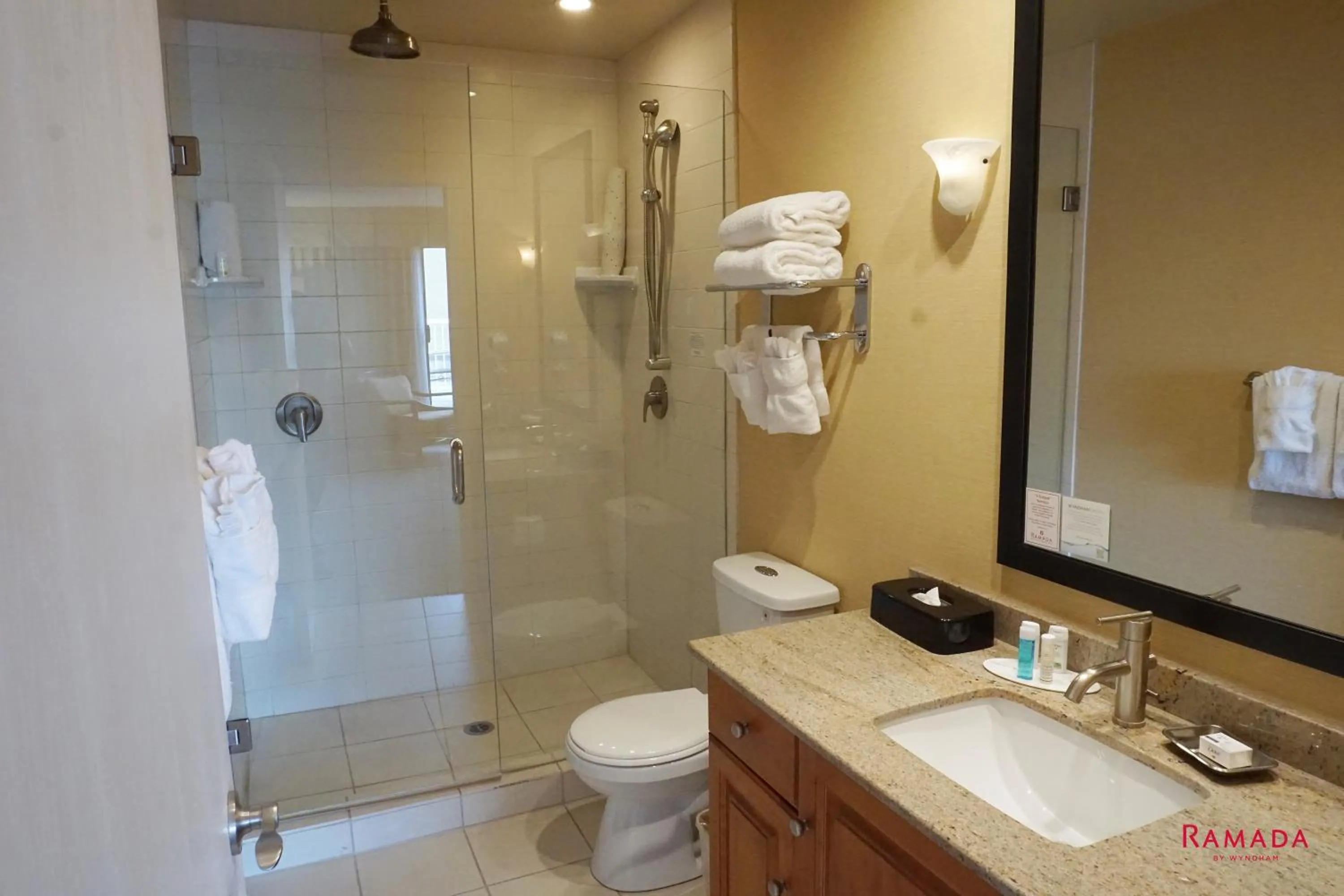 Ramada by Wyndham Kelowna Hotel & Conference Center