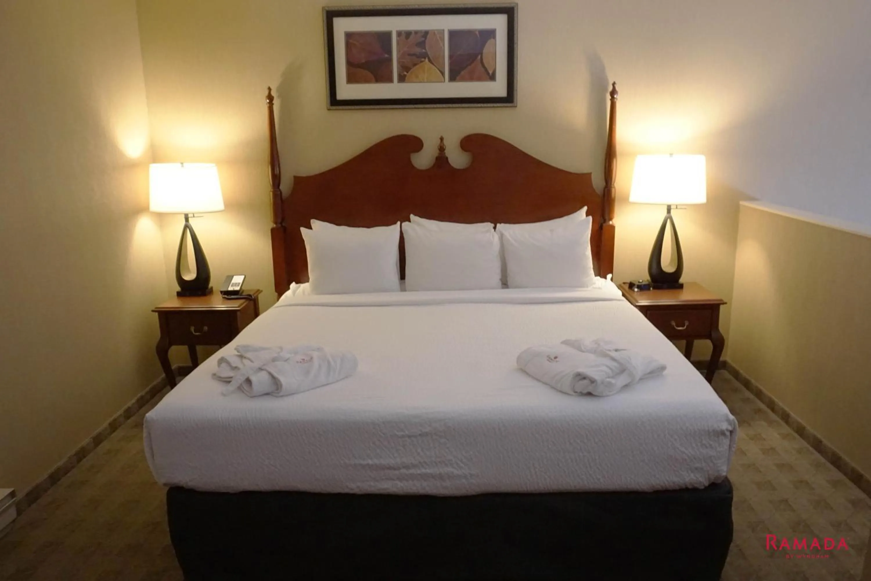 Bed in Ramada by Wyndham Kelowna Hotel & Conference Center
