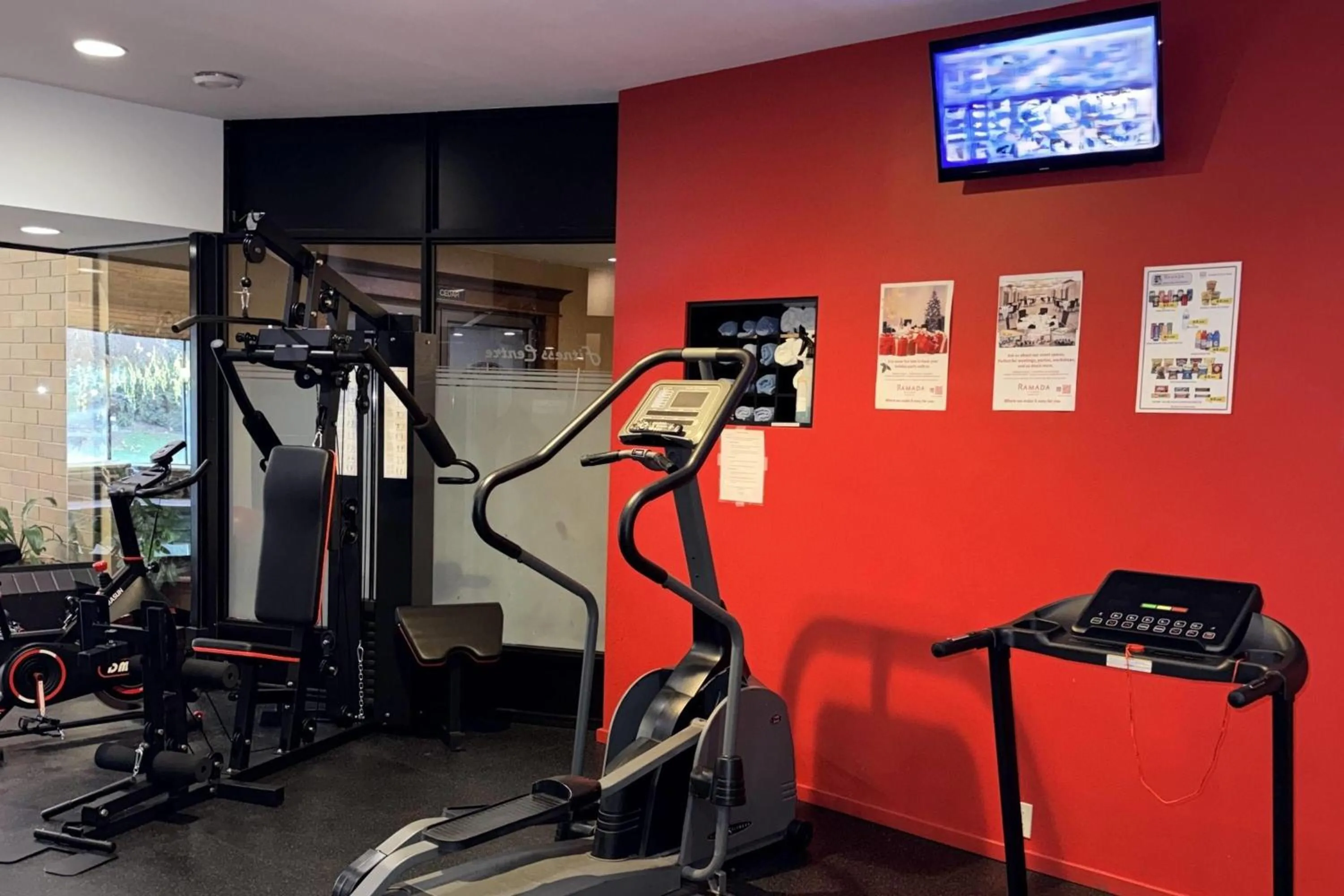 Ramada by Wyndham Kelowna Hotel & Conference Center