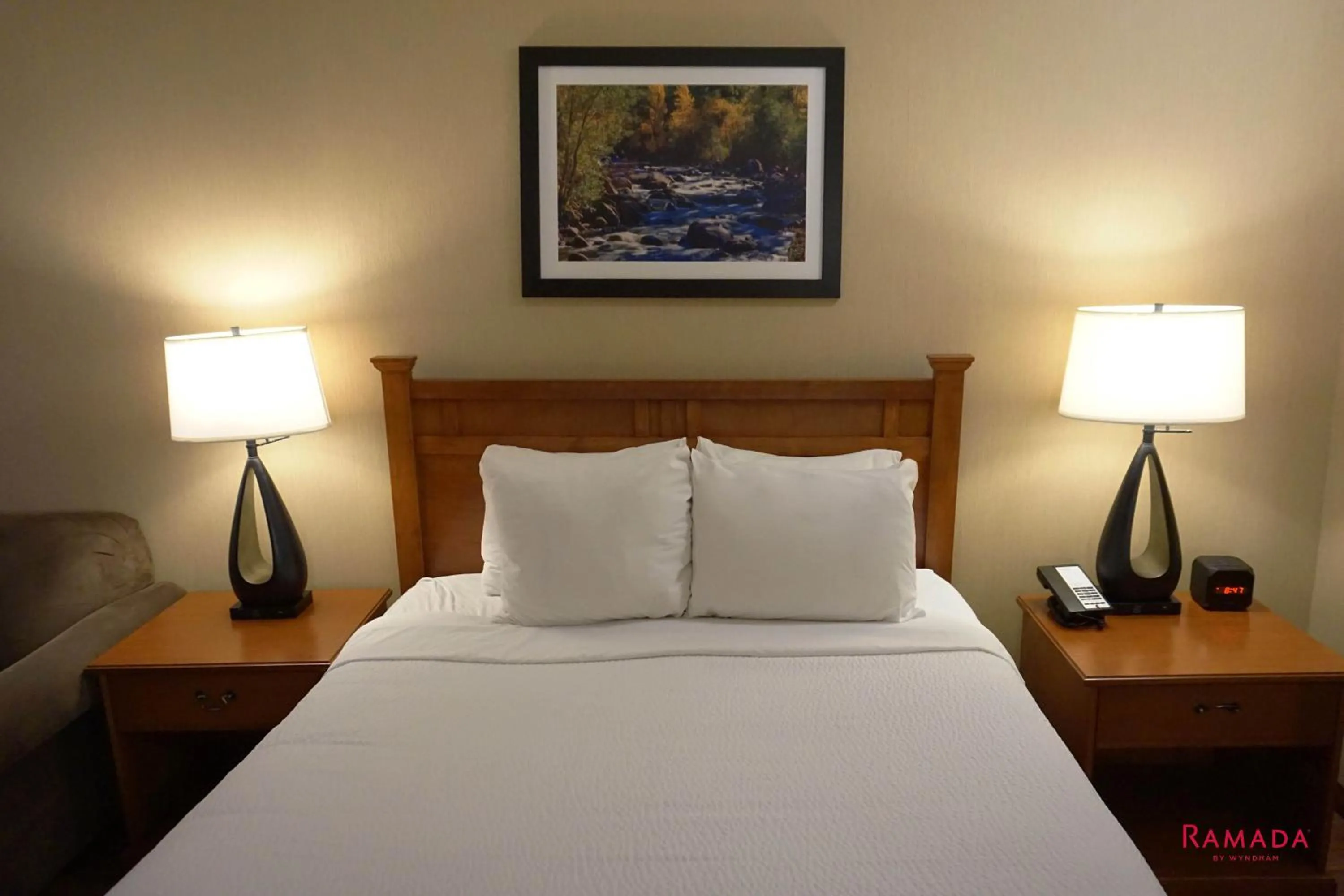 Bed in Ramada by Wyndham Kelowna Hotel & Conference Center