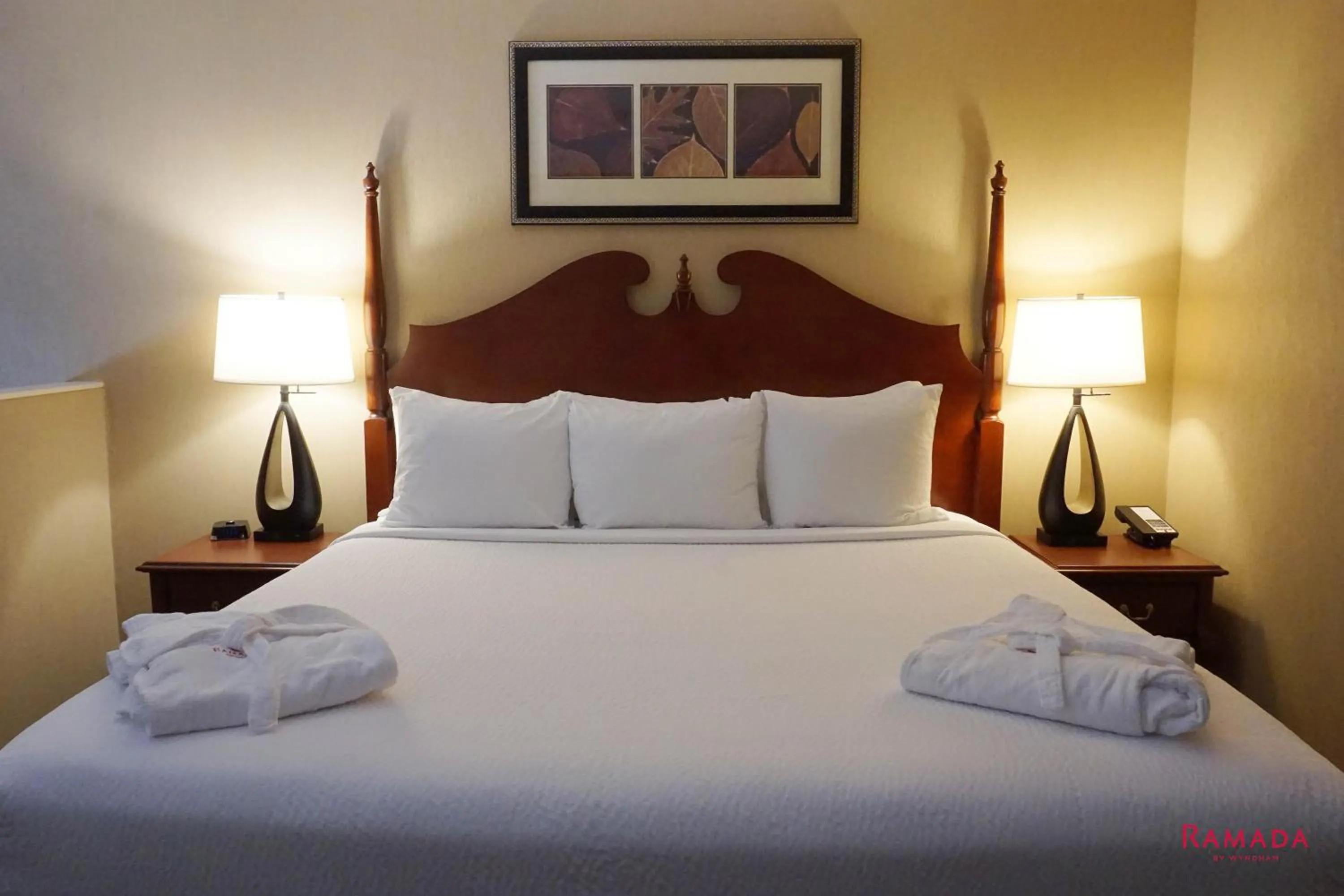 Bed in Ramada by Wyndham Kelowna Hotel & Conference Center