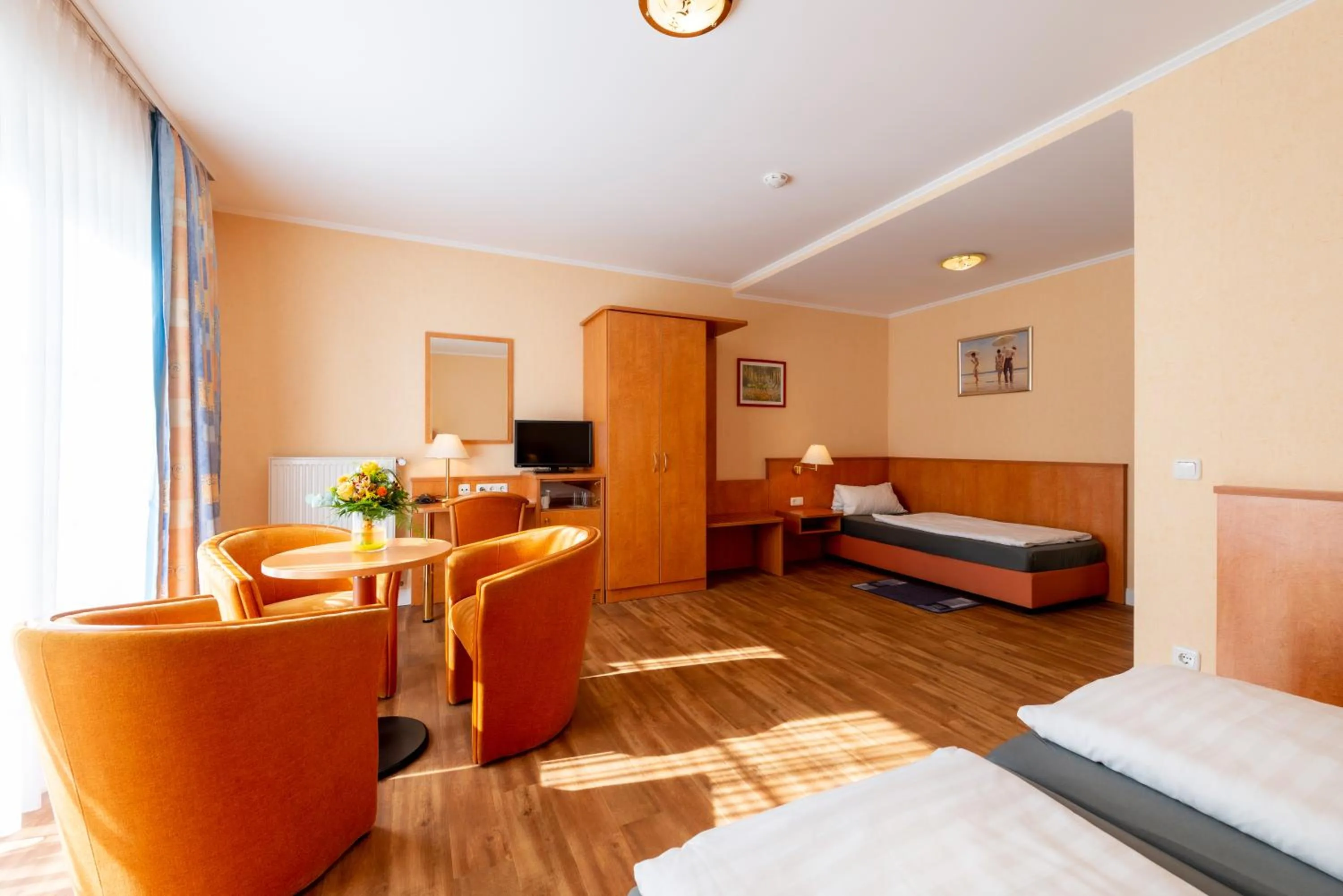 Photo of the whole room, Bed in Waldhotel Humboldtsee