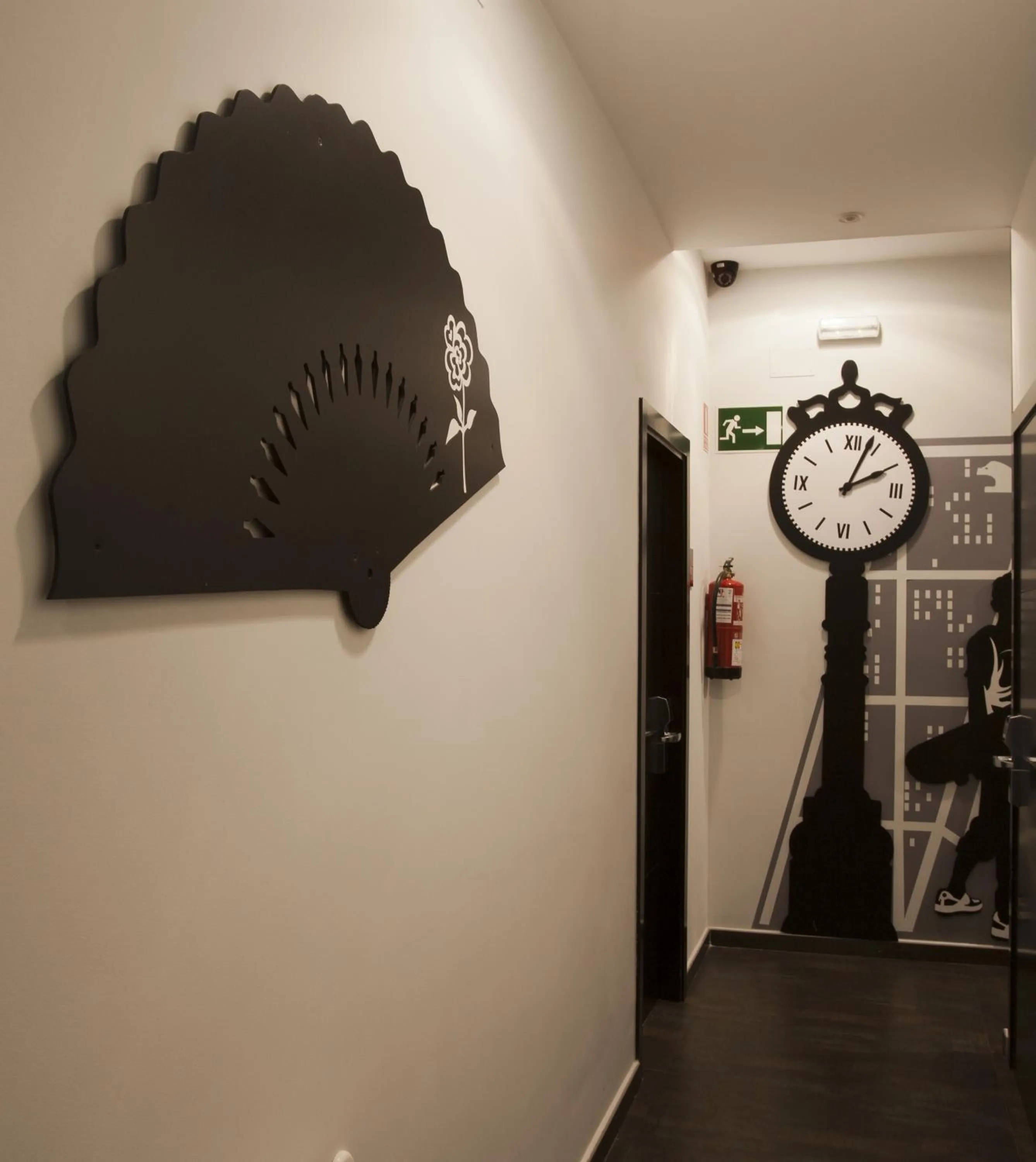 Decorative detail in JC Rooms Santa Ana