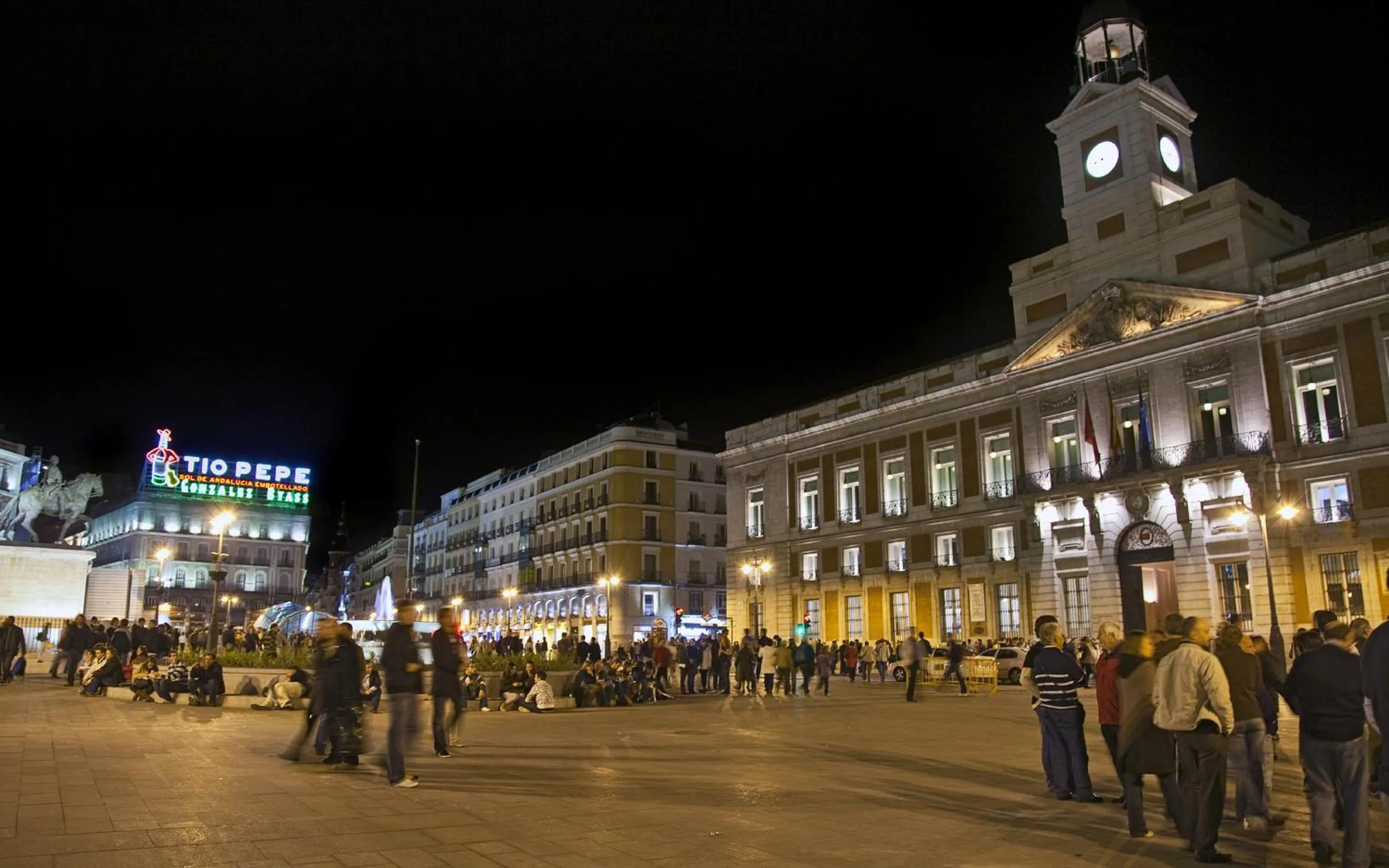Facade/entrance in JC Rooms Santa Ana