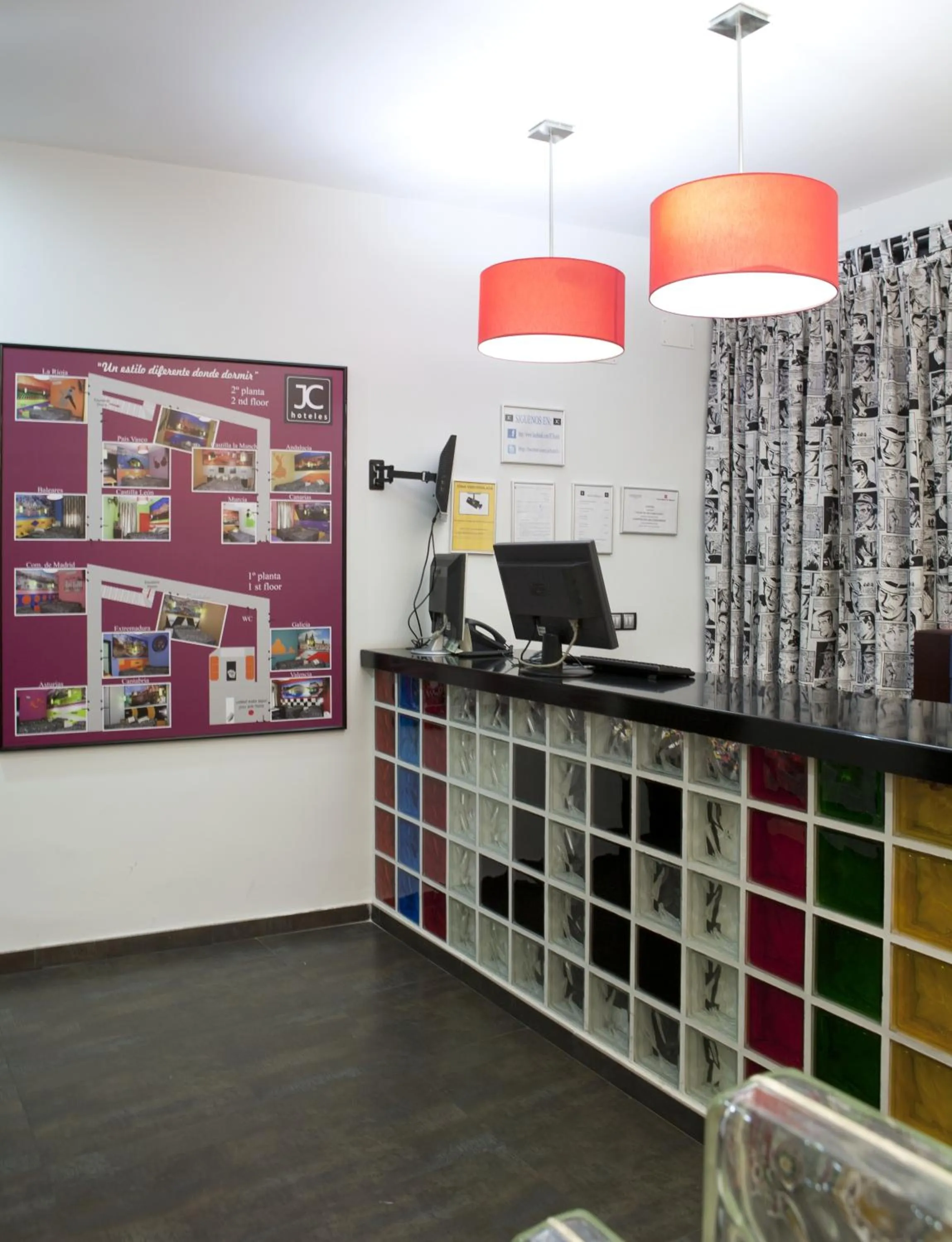 Lobby or reception in JC Rooms Santa Ana