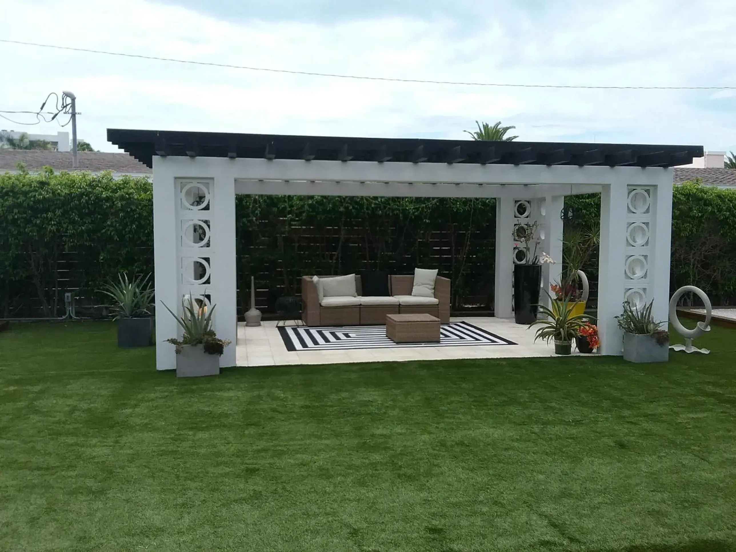 Property building in Captiva Beach Resort (open private beach access) Property building in Captiva Beach Resort (open private beach access)