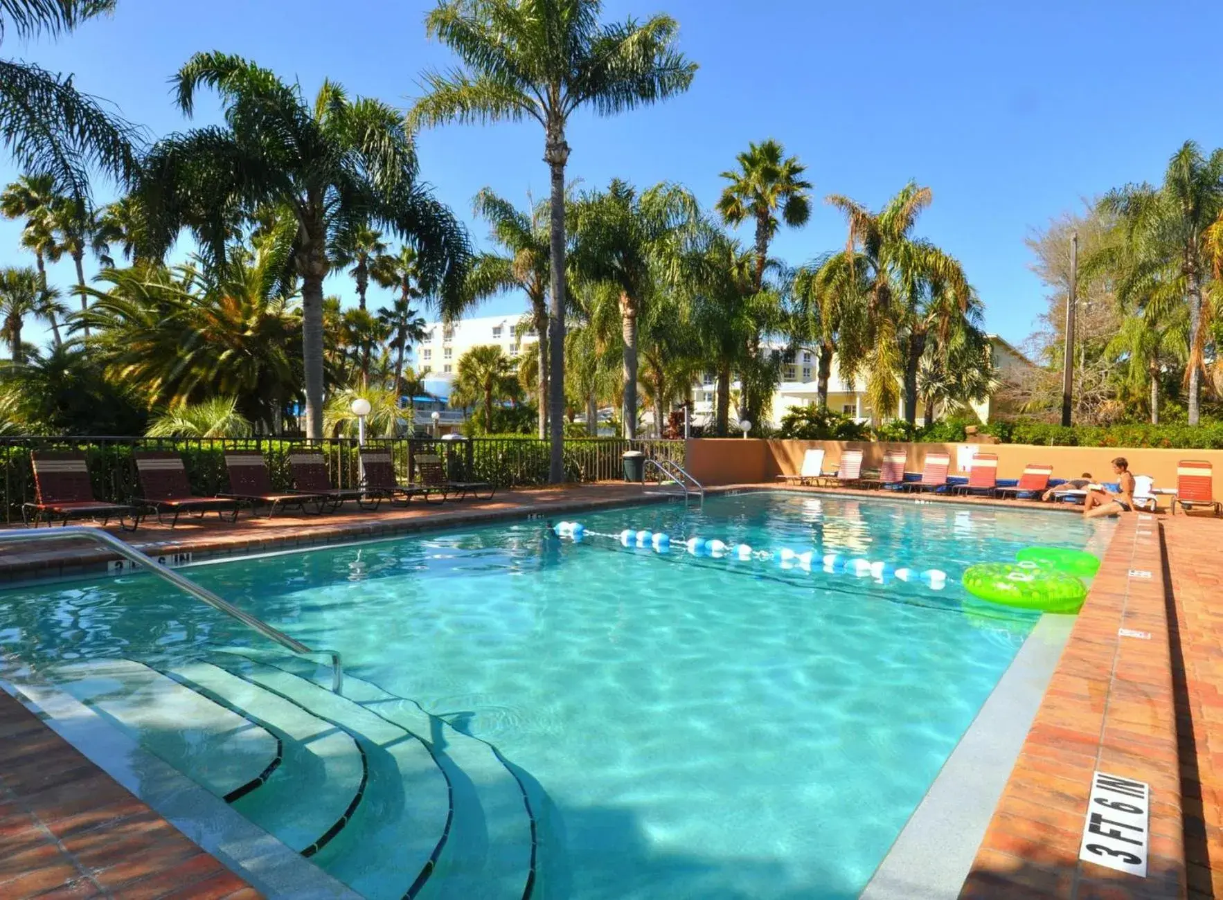 Pool view in Captiva Beach Resort (open private beach access) Pool view in Captiva Beach Resort (open private beach access)