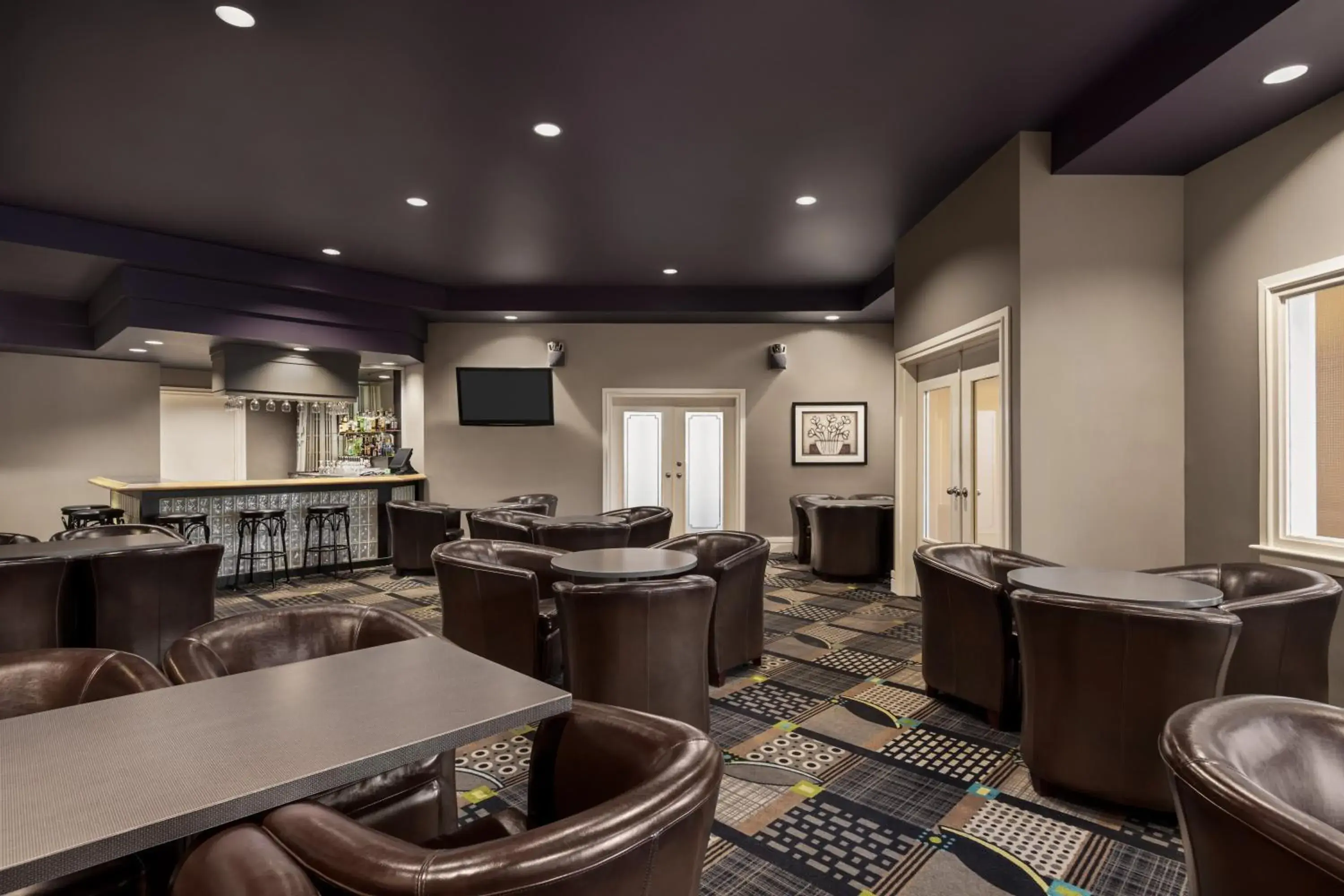 Lounge or bar in Royal Hotel Regina, Trademark Collection by Wyndham Lounge or bar in Royal Hotel Regina, Trademark Collection by Wyndham
