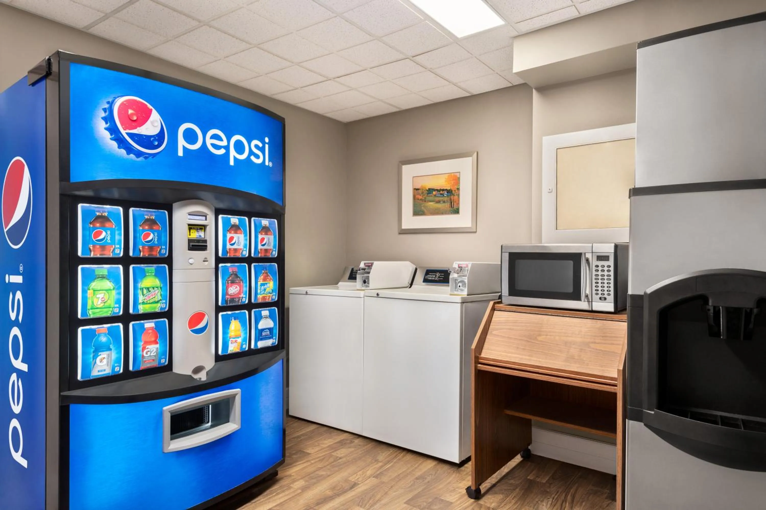 On-site shops in Royal Hotel Regina, Trademark Collection by Wyndham