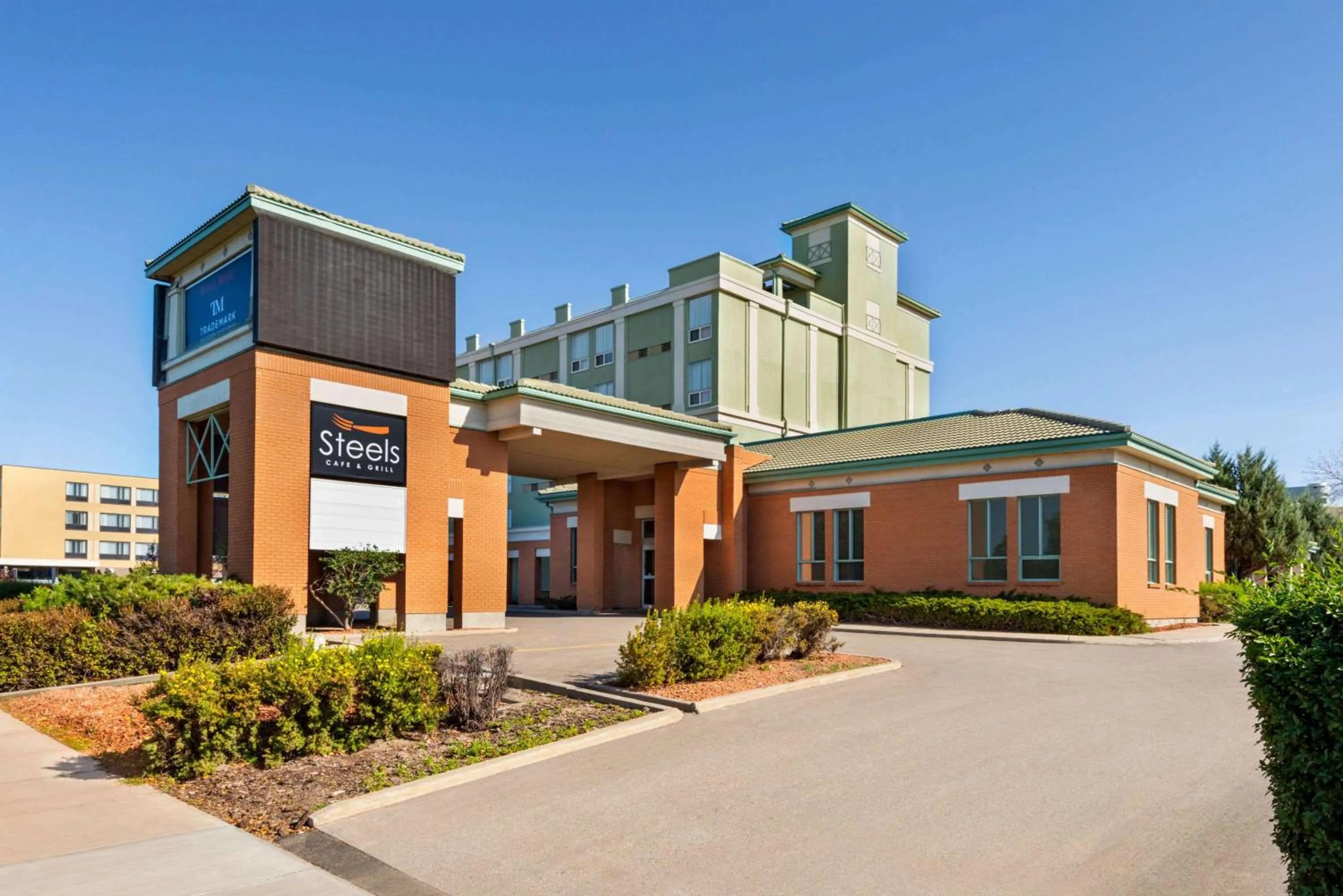 Property building in Royal Hotel Regina, Trademark Collection by Wyndham