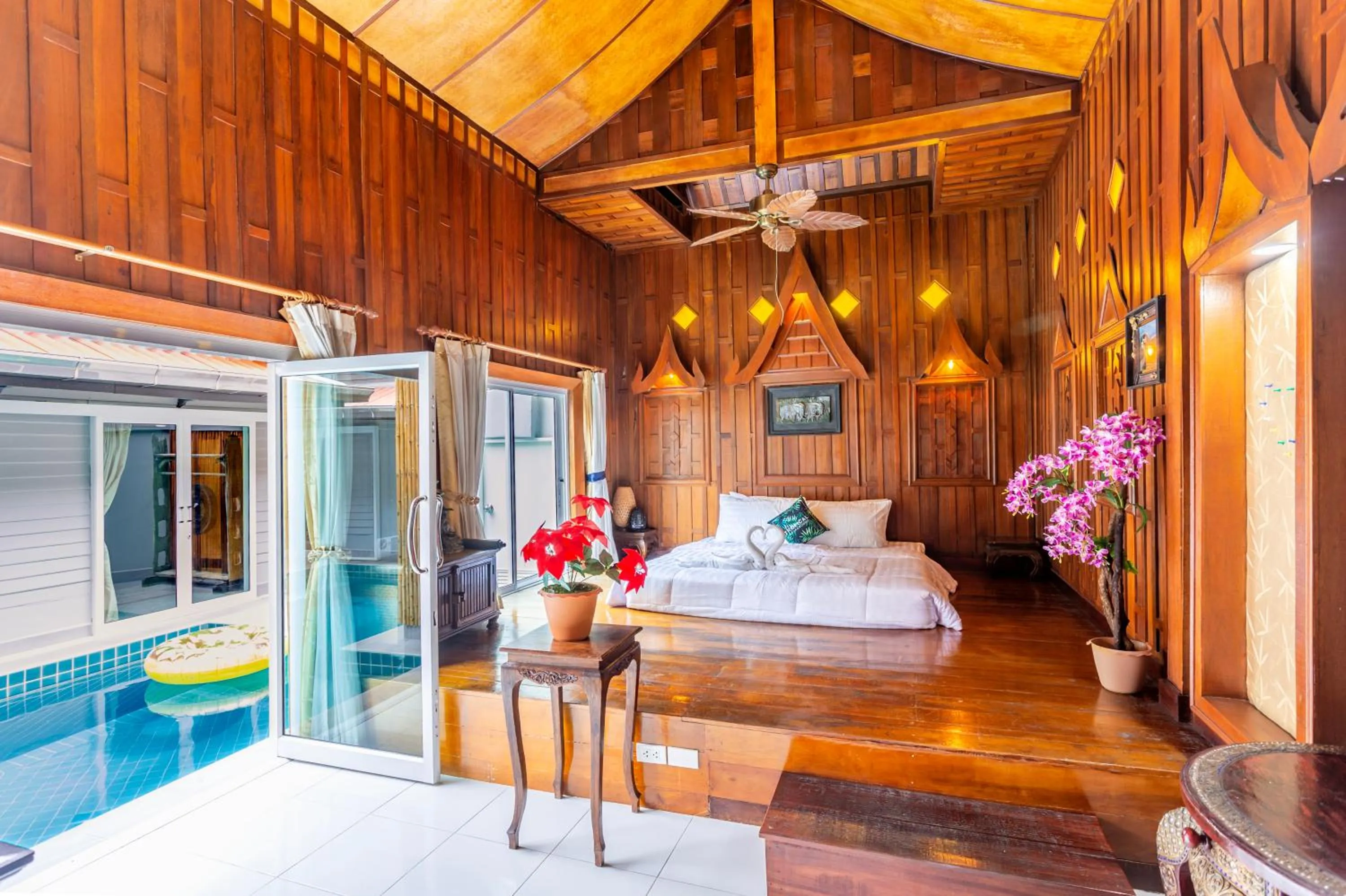 Bed in ROMANTIC Pool Villa