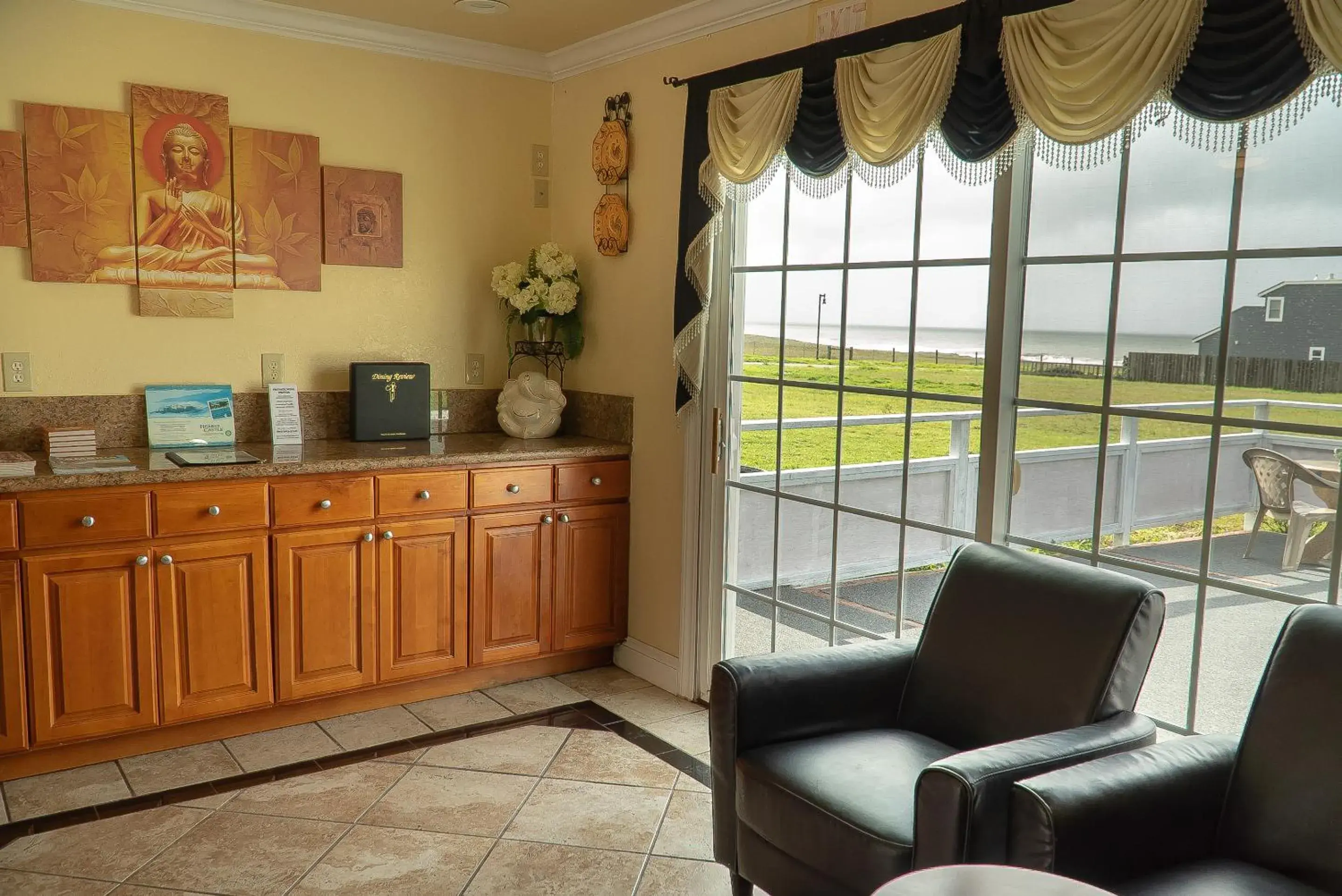 Sea view in Sea Breeze Inn - San Simeon Sea view in Sea Breeze Inn - San Simeon