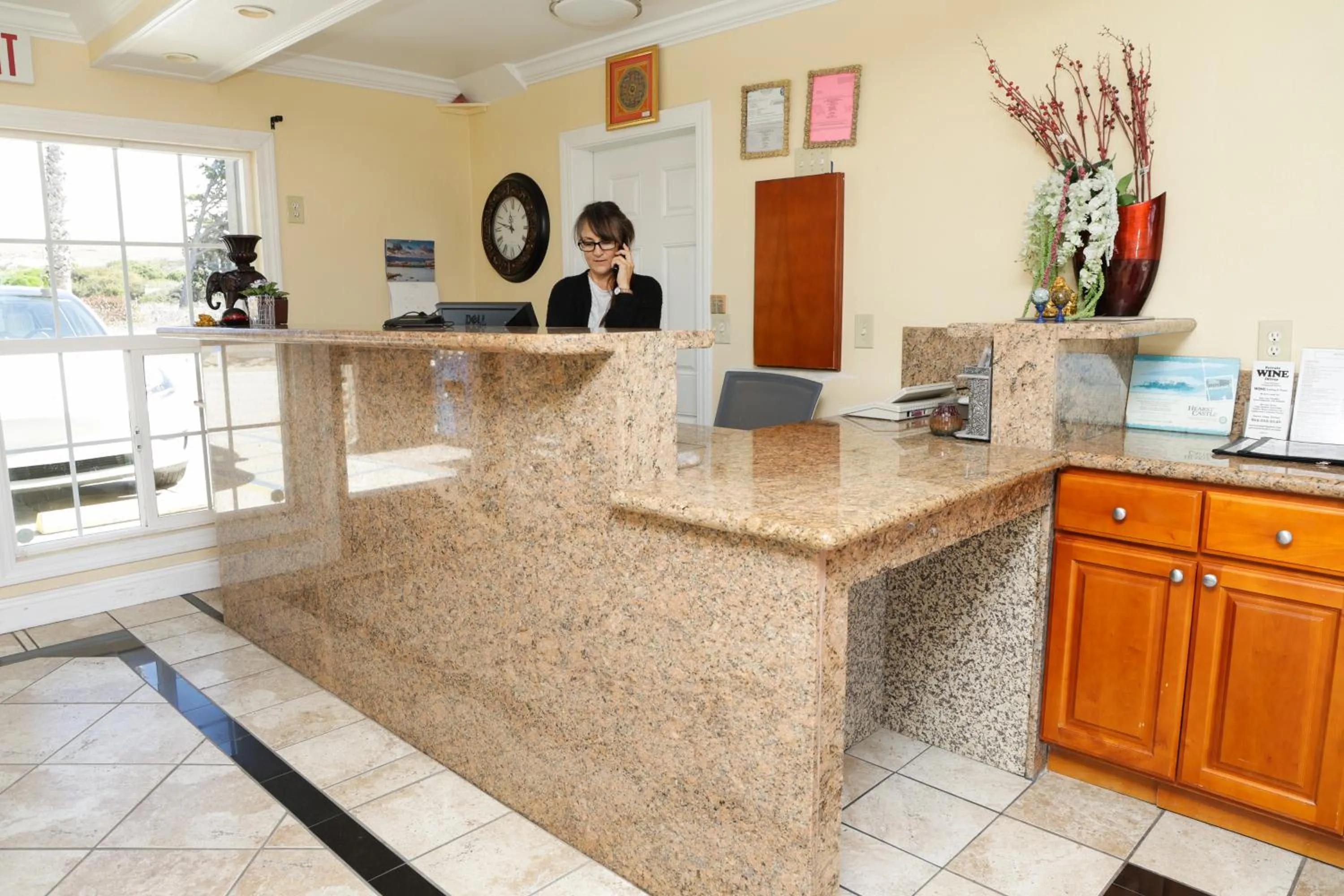 Sea Breeze Inn - San Simeon