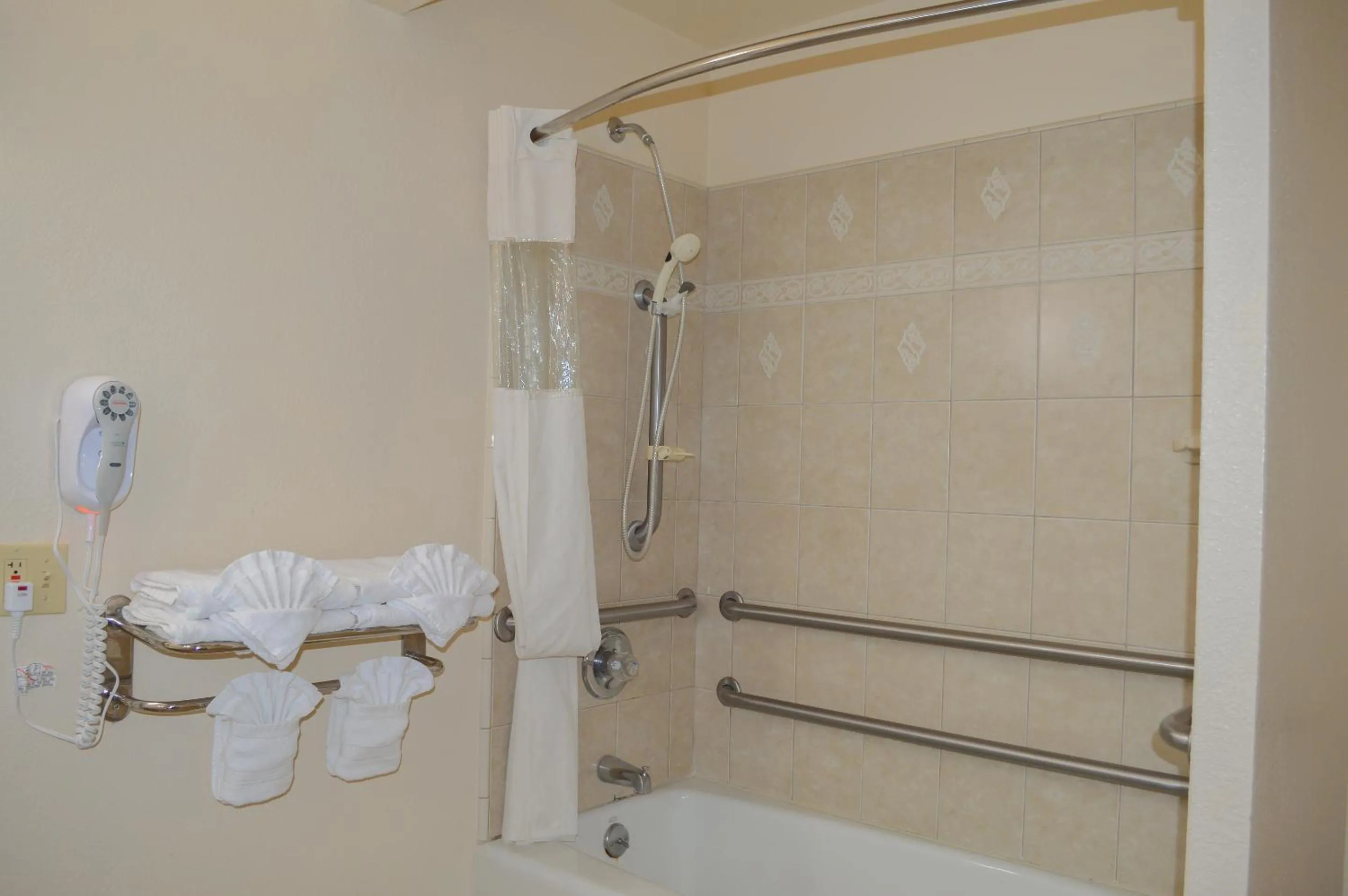 Sea Breeze Inn - San Simeon