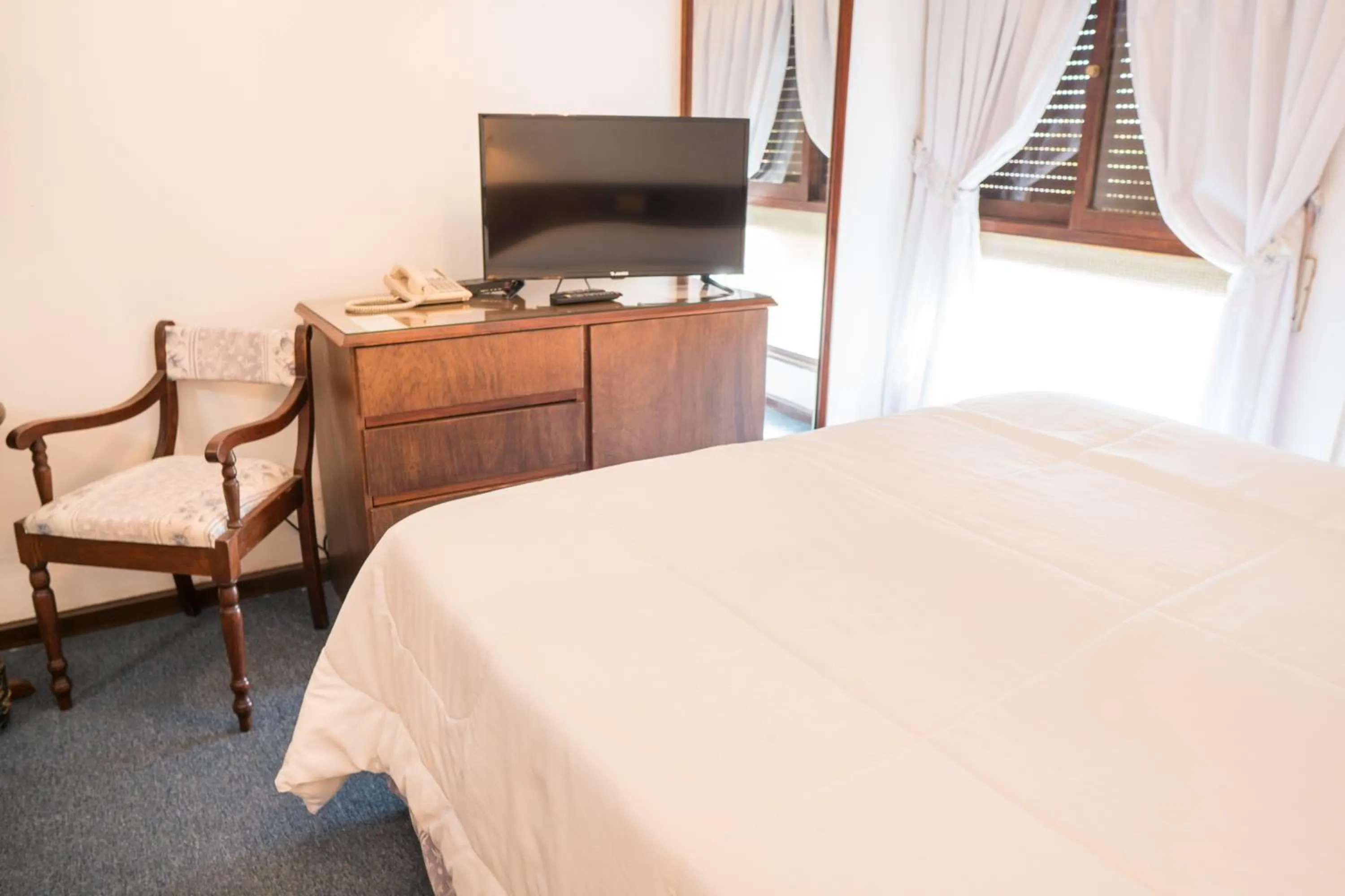 Photo of the whole room, Bed in El Mirador Hotel & Spa