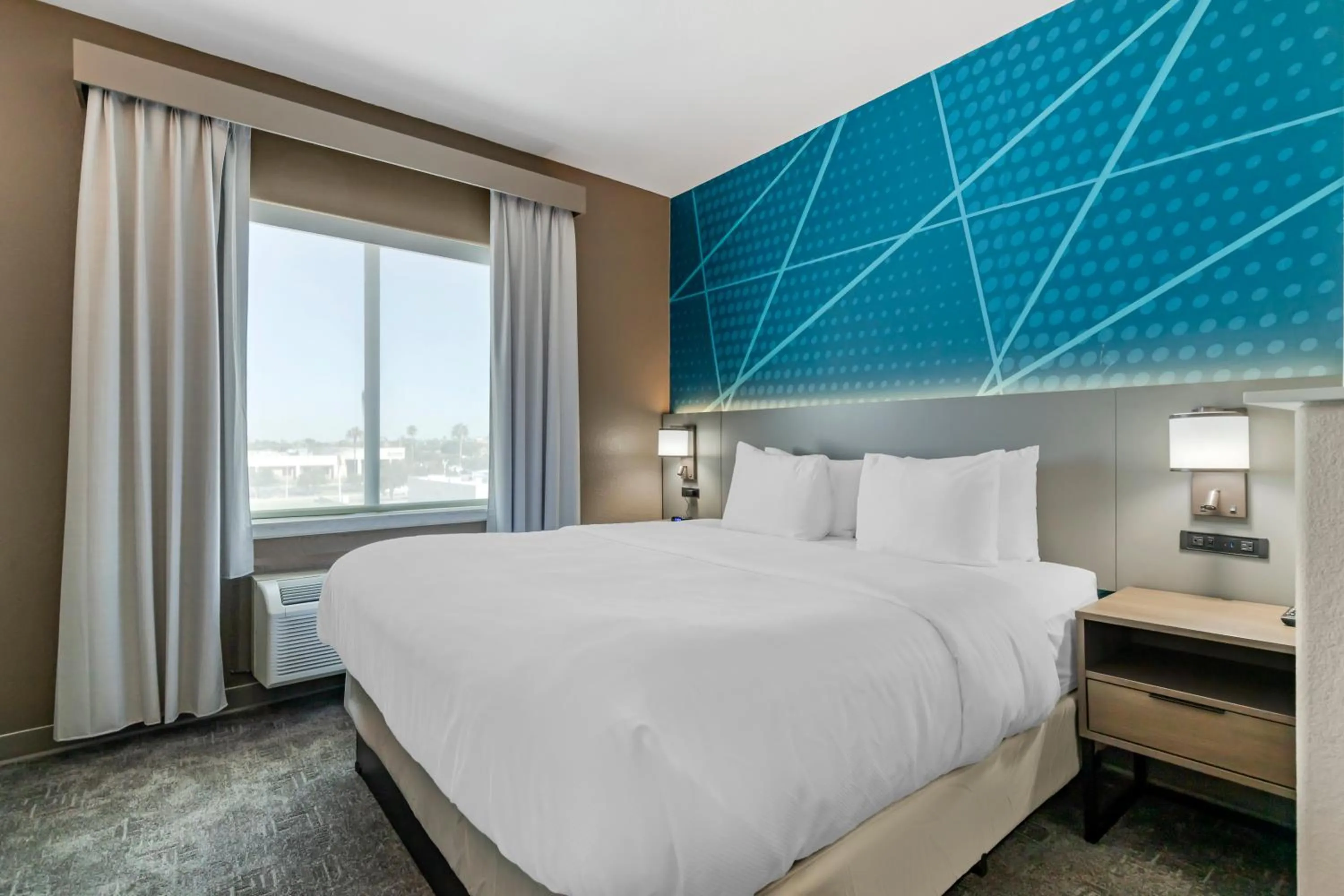 Bed in Comfort Suites