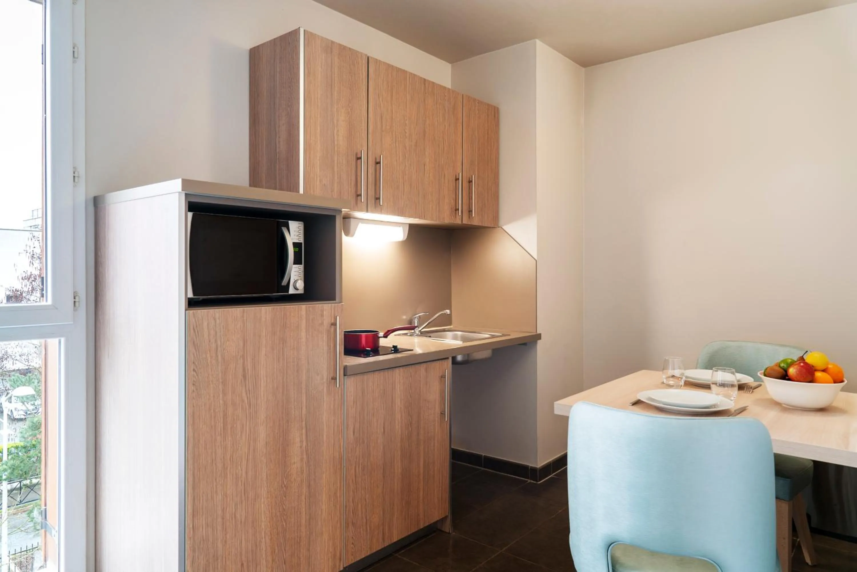 Dining area in Residhome Paris-Guyancourt