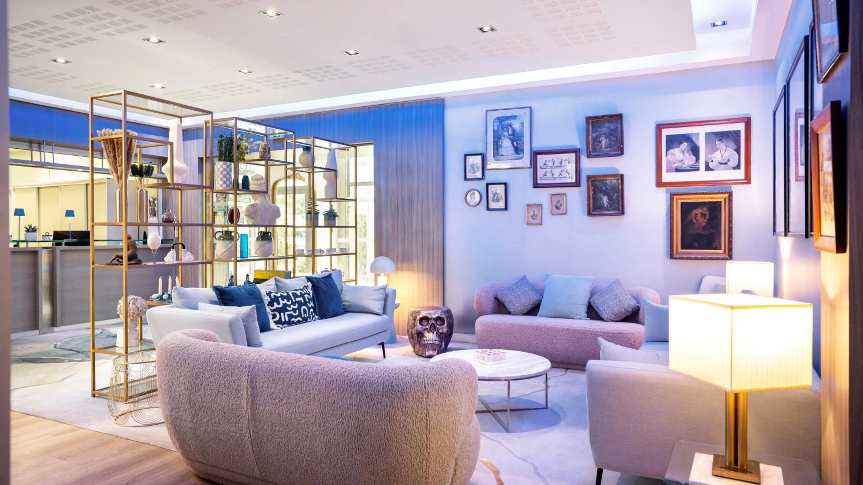 Communal lounge/ TV room in Residhome Paris-Guyancourt