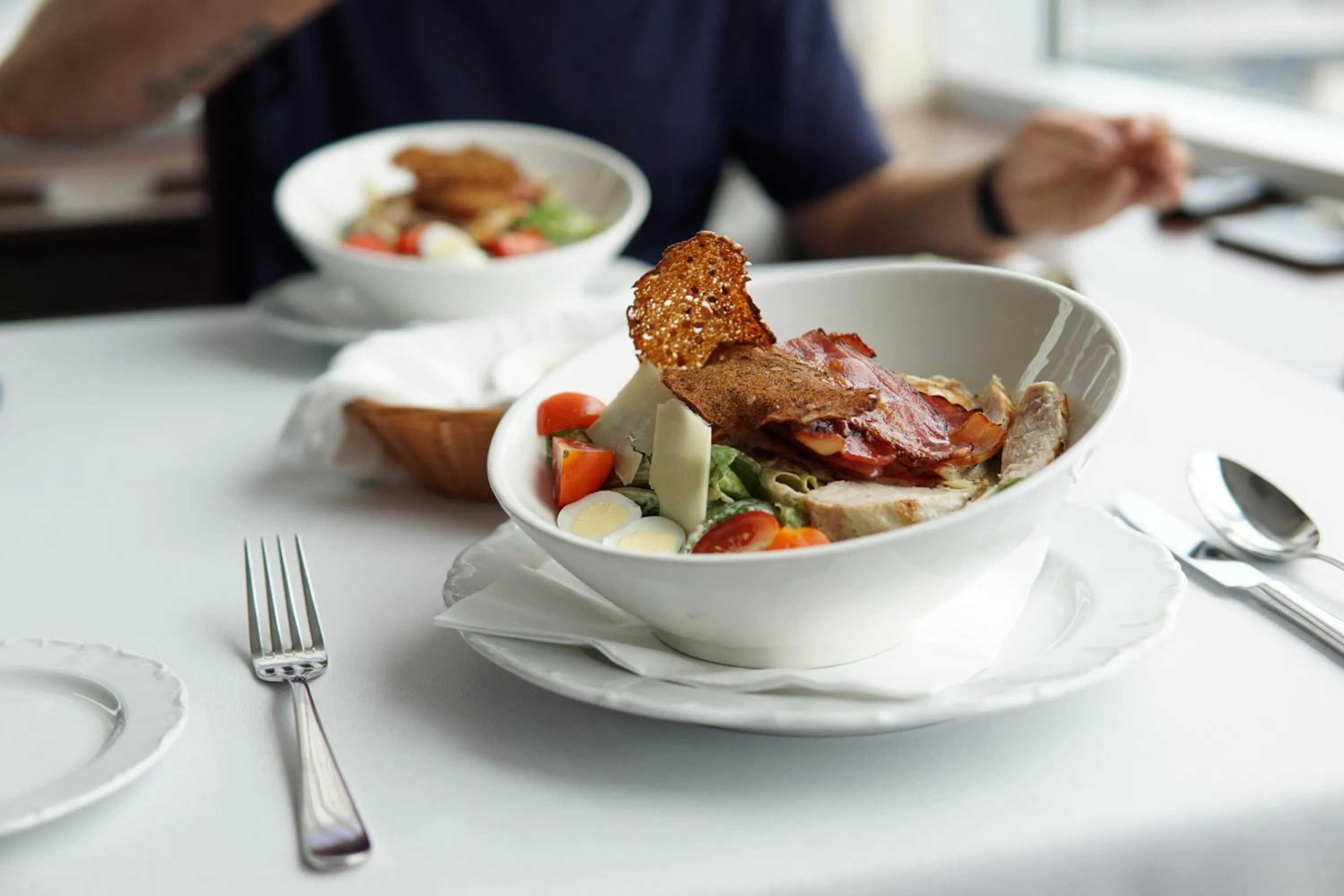 Restaurant/places to eat in Riga Islande Hotel with FREE Parking