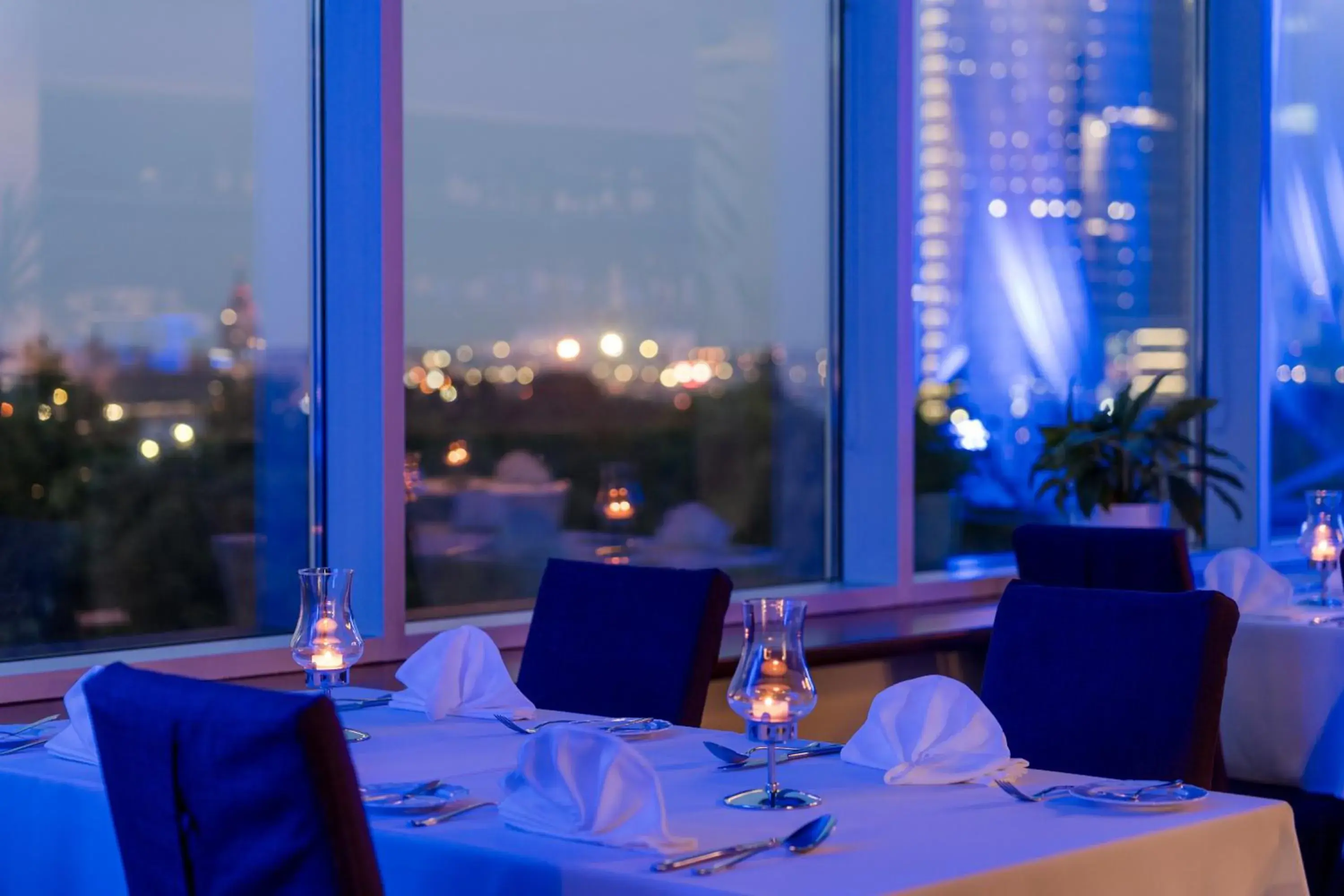 Restaurant/places to eat in Riga Islande Hotel with FREE Parking Restaurant/places to eat in Riga Islande Hotel with FREE Parking